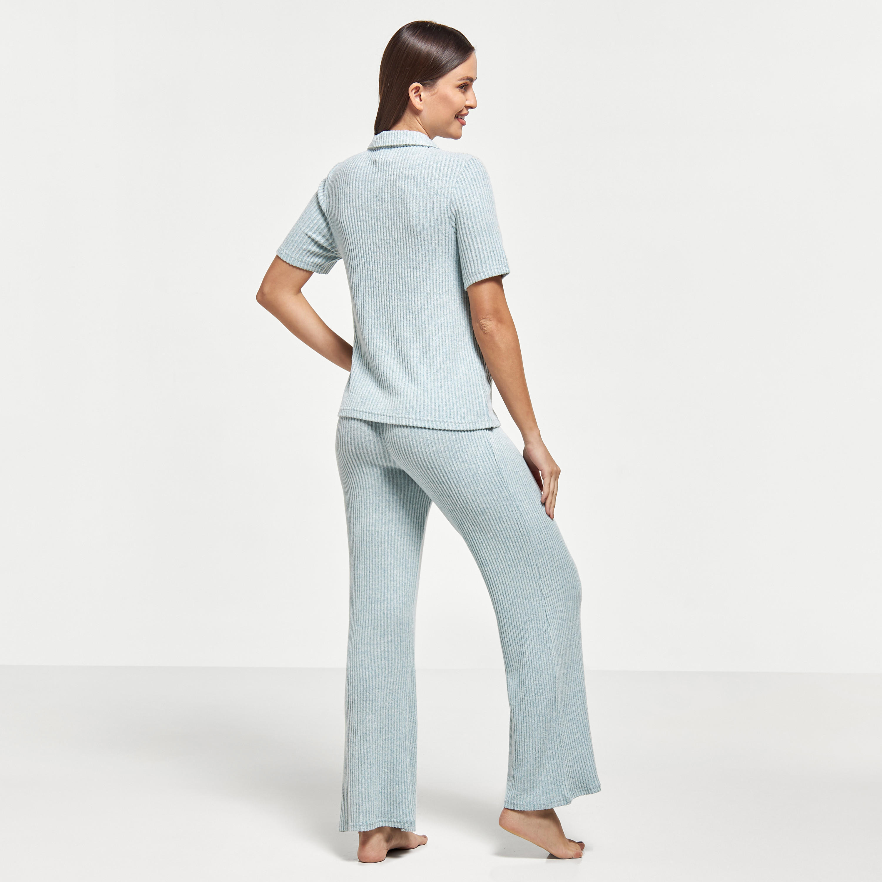 طقم بنطلون بيجاما وتيشيرت مضّلع بأكمام قصيرة-women-clothing-nightwear-pyjamas-longsets-image-8