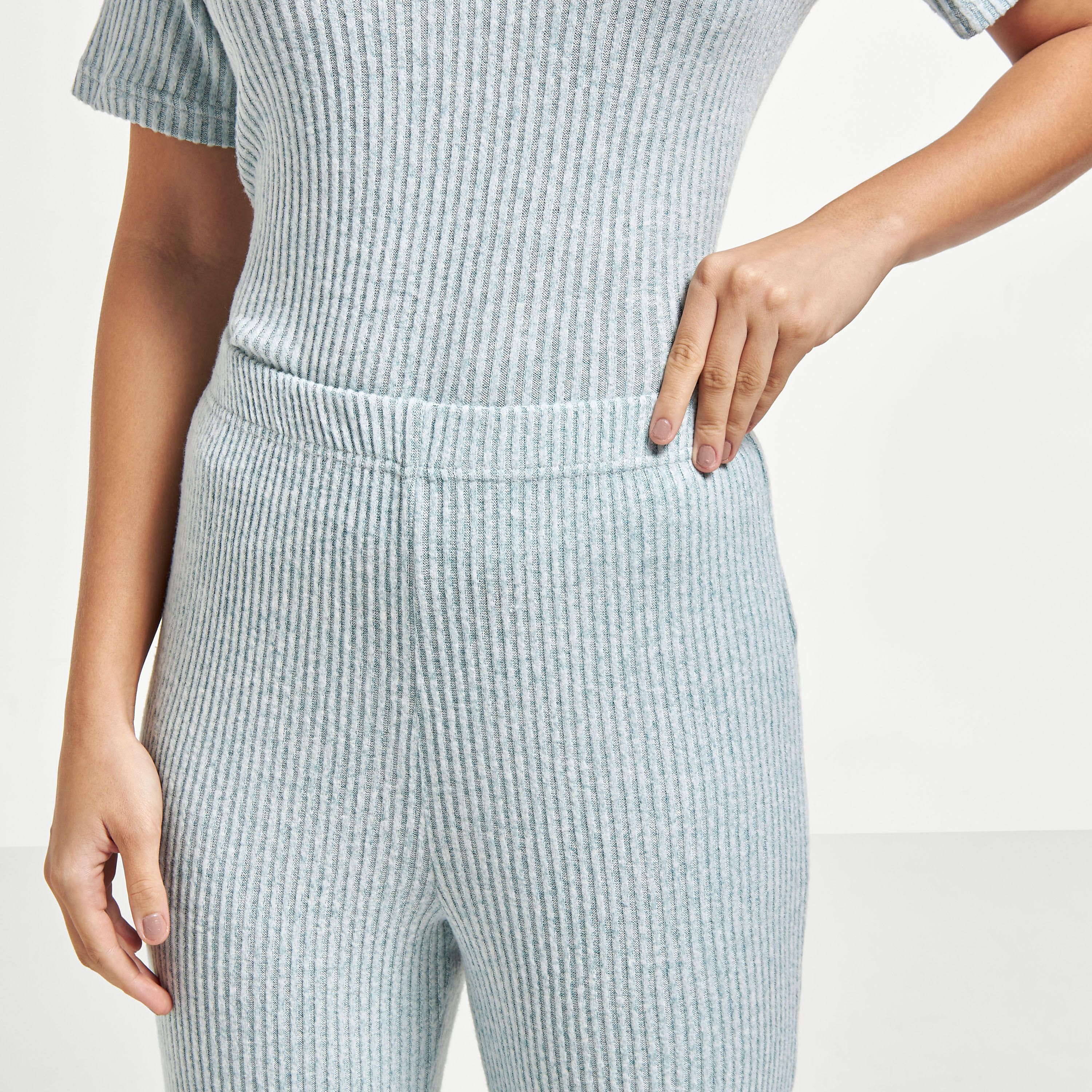 طقم بنطلون بيجاما وتيشيرت مضّلع بأكمام قصيرة-women-clothing-nightwear-pyjamas-longsets-image-10