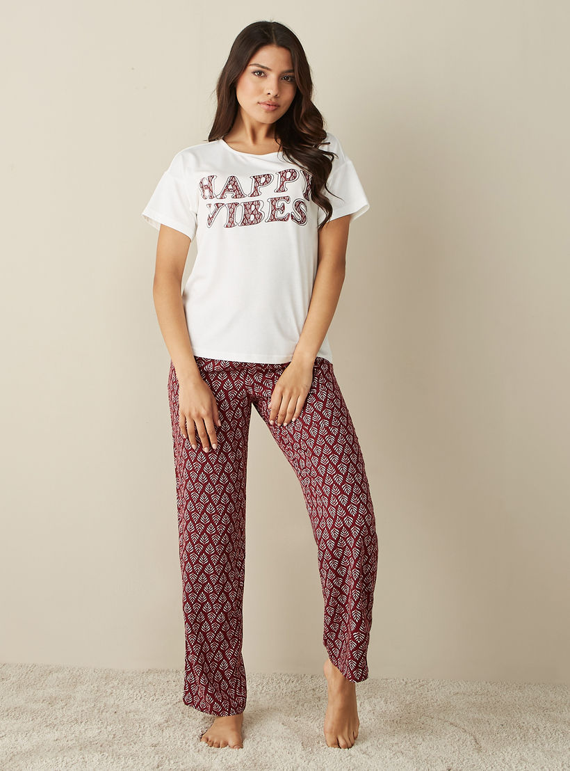 طقم بنطلون بيجاما وتيشيرت بأكمام قصيرة وطبعات-women-clothing-nightwear-pyjamas-longsets-image-5