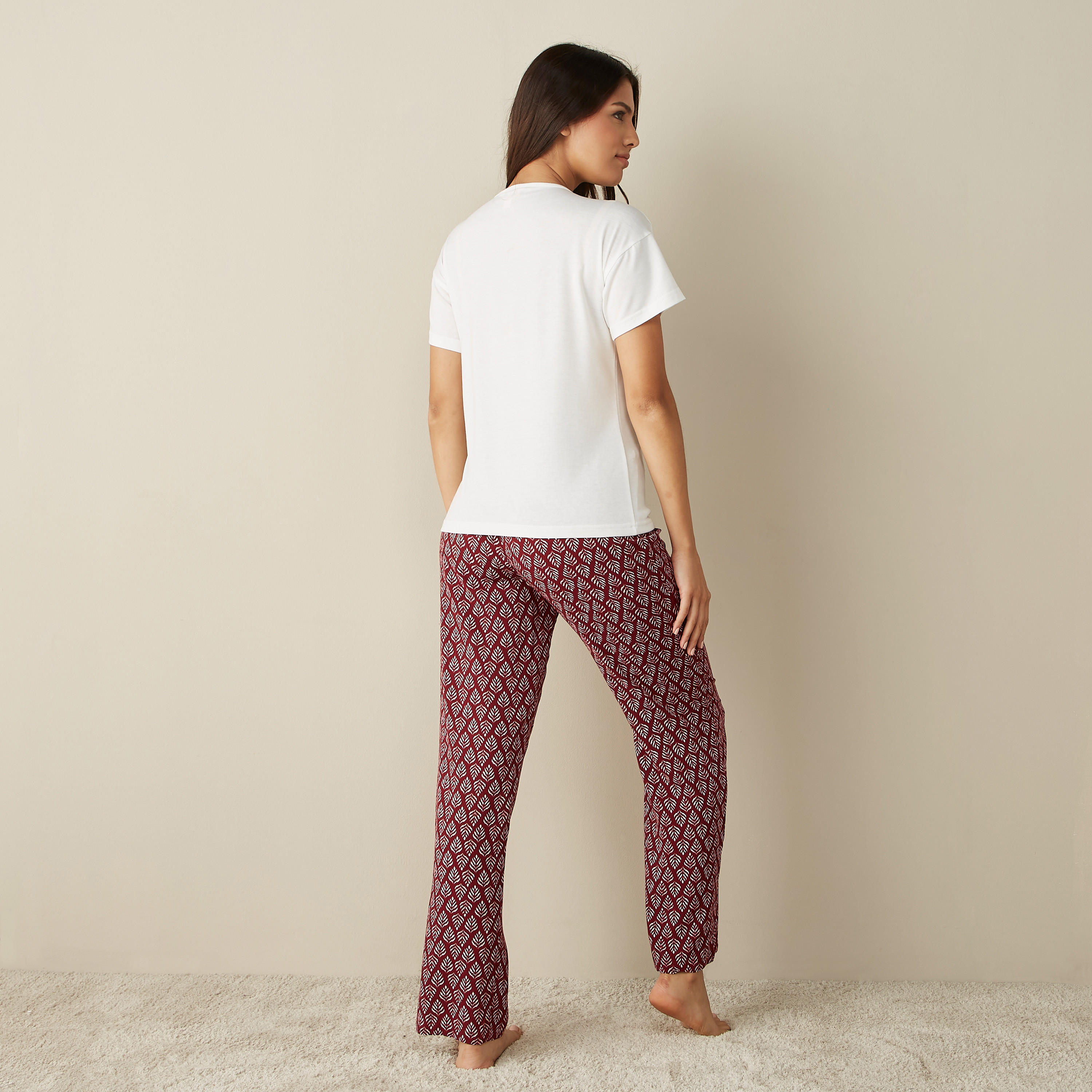 طقم بنطلون بيجاما وتيشيرت بأكمام قصيرة وطبعات-women-clothing-nightwear-pyjamas-longsets-image-4