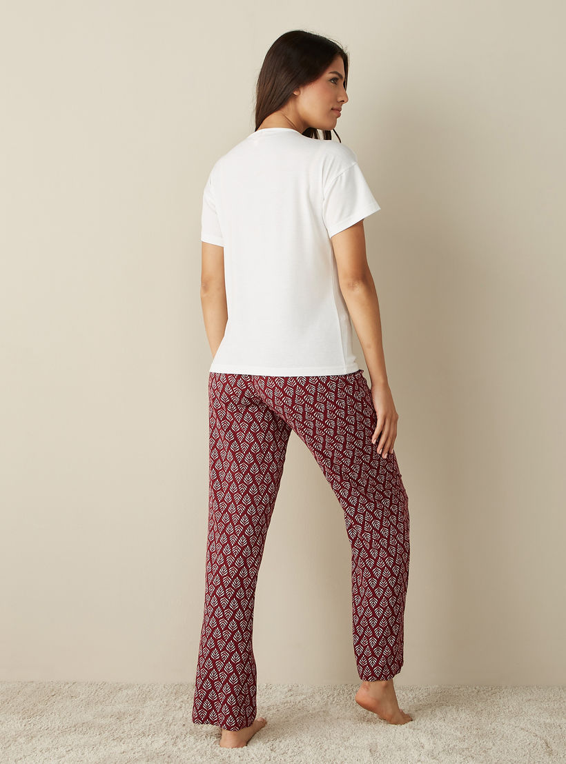 طقم بنطلون بيجاما وتيشيرت بأكمام قصيرة وطبعات-women-clothing-nightwear-pyjamas-longsets-image-4