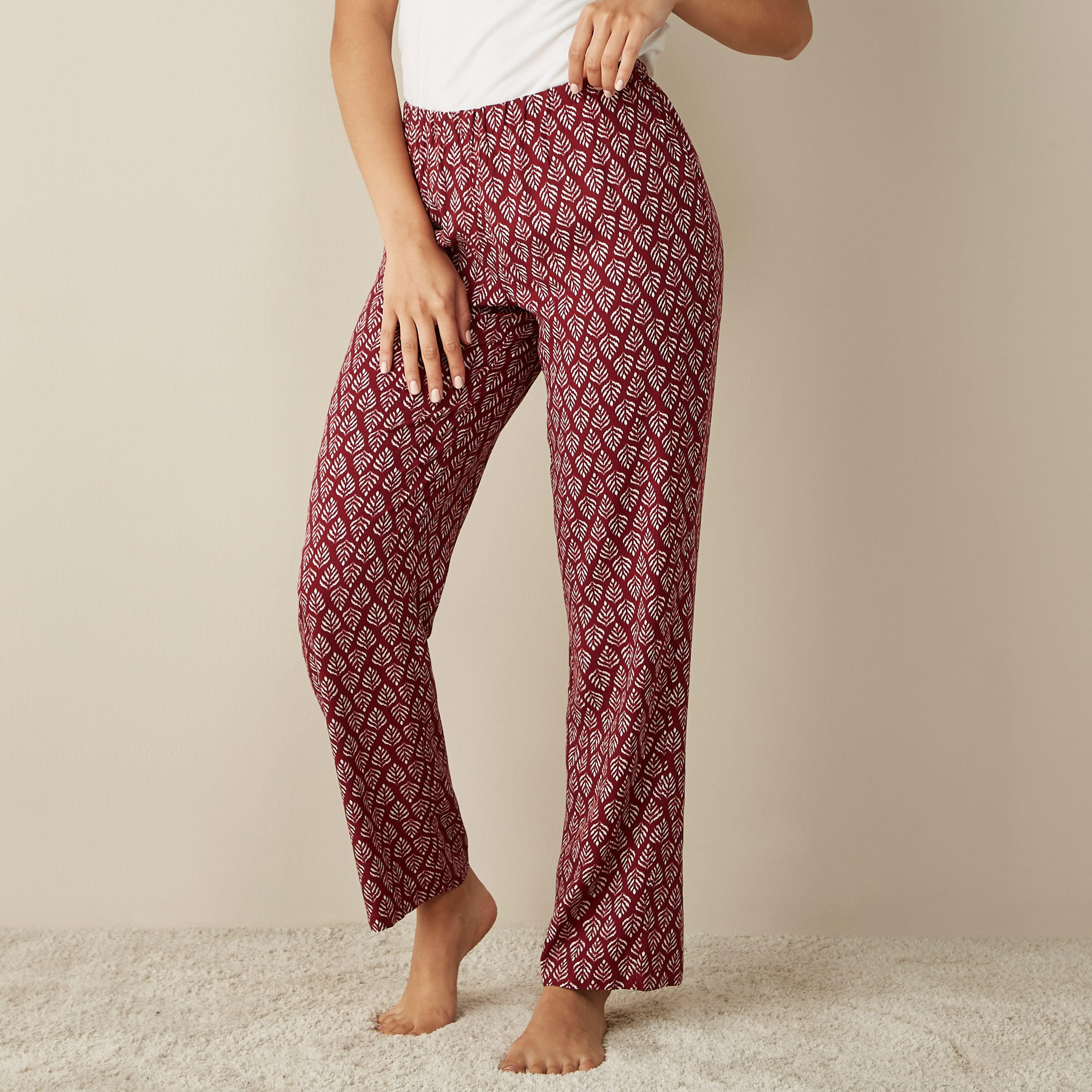 طقم بنطلون بيجاما وتيشيرت بأكمام قصيرة وطبعات-women-clothing-nightwear-pyjamas-longsets-image-3