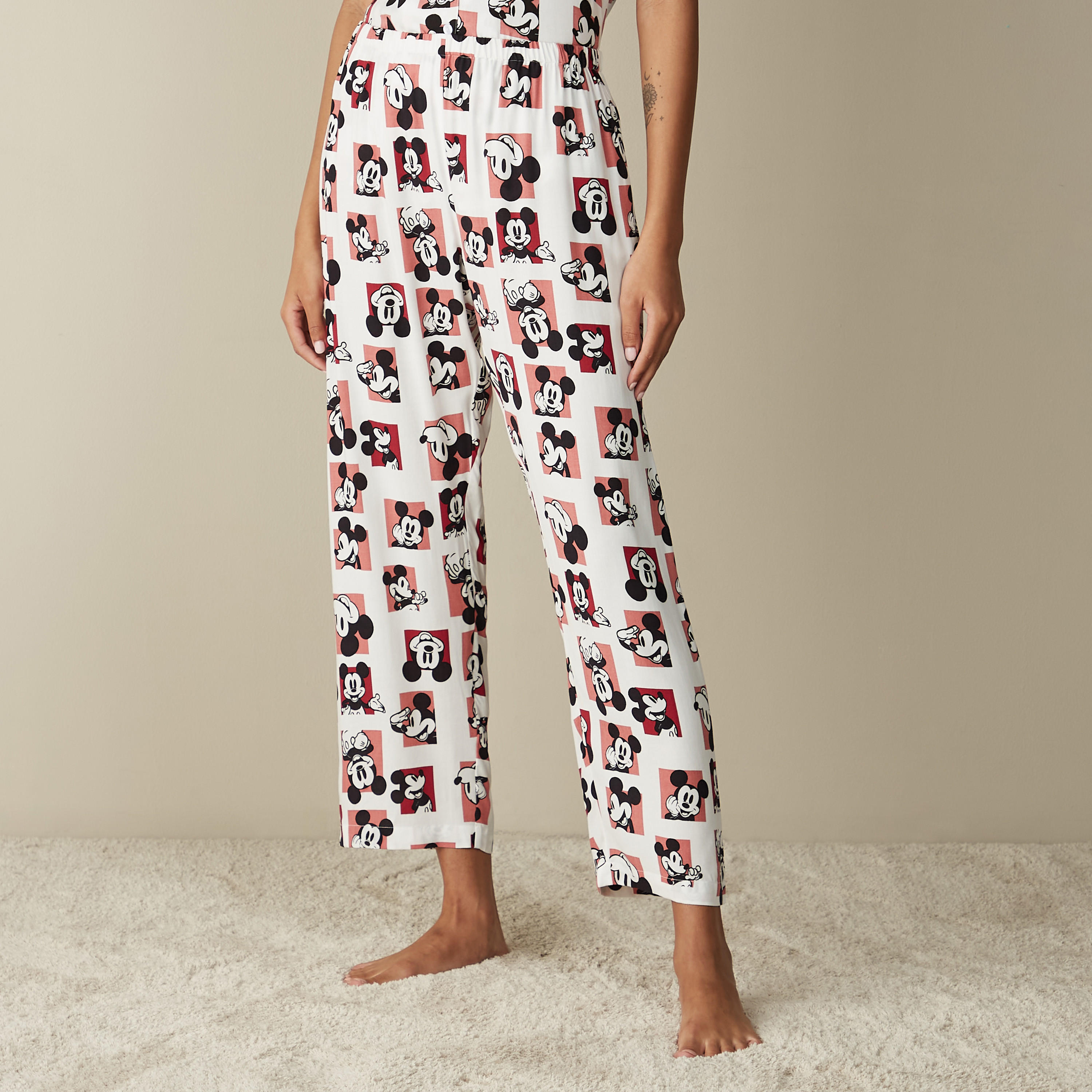 طقم بنطلون بيجاما وقميص بطبعات ميكي ماوس-women-clothing-nightwear-pyjamas-longsets-image-3
