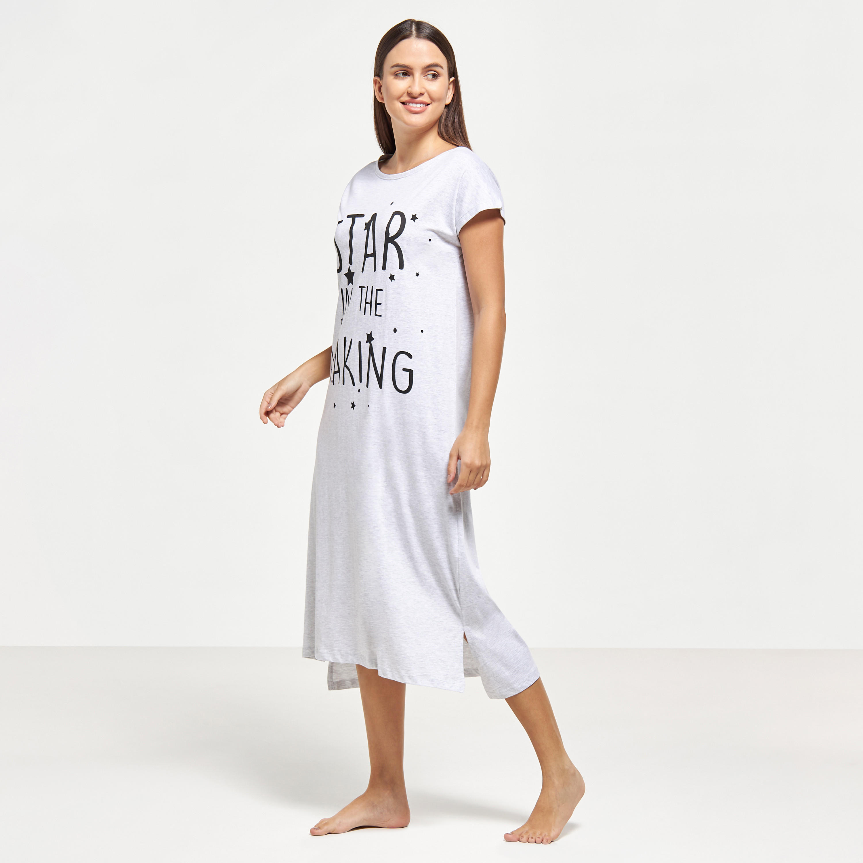 قميص نوم بياقة مستديرة وأكمام قصيرة وطبعات-women-clothing-nightwear-nighties-image-2