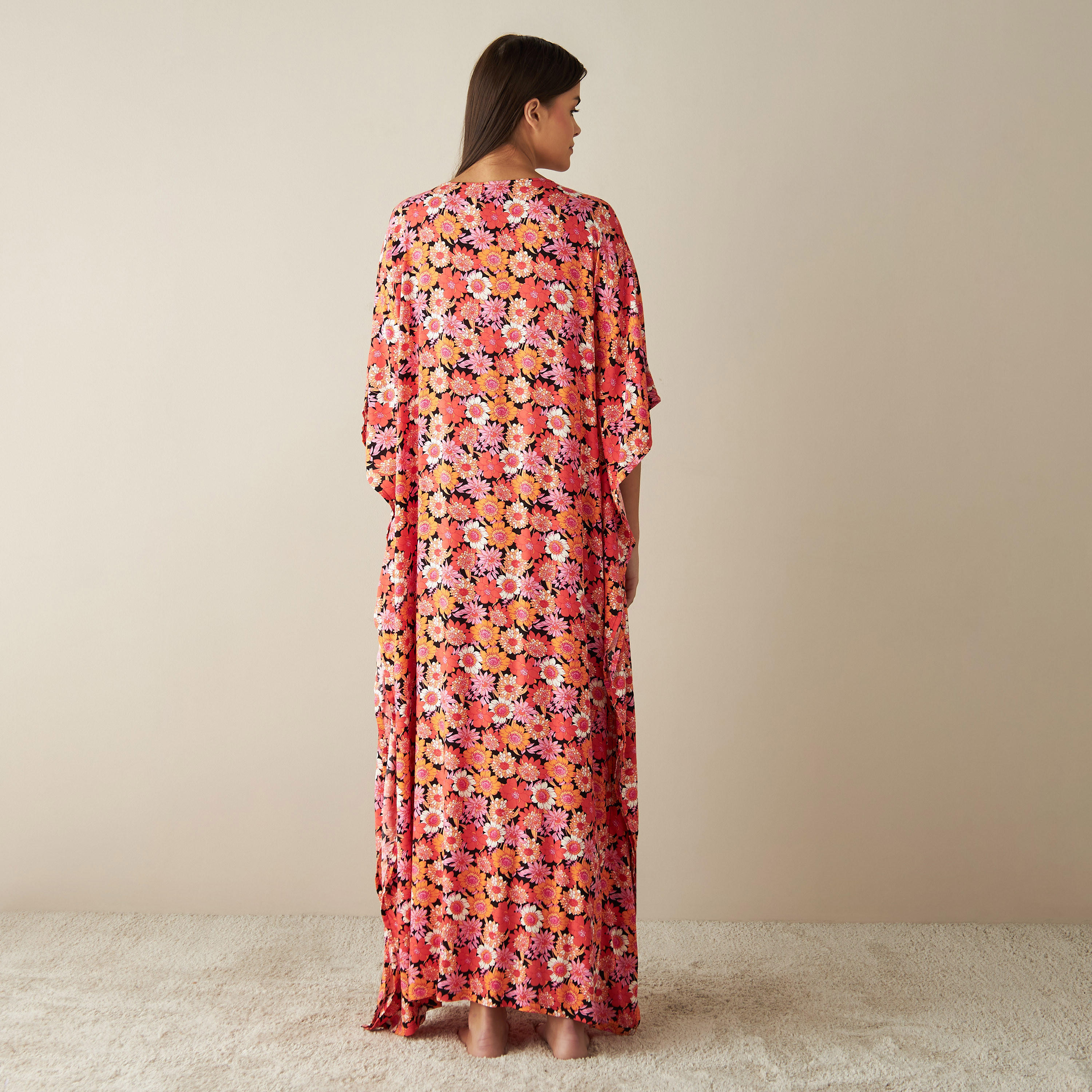 ثوب نوم بياقة بأربطة وطبعات أزهار-women-clothing-nightwear-nighties-image-3