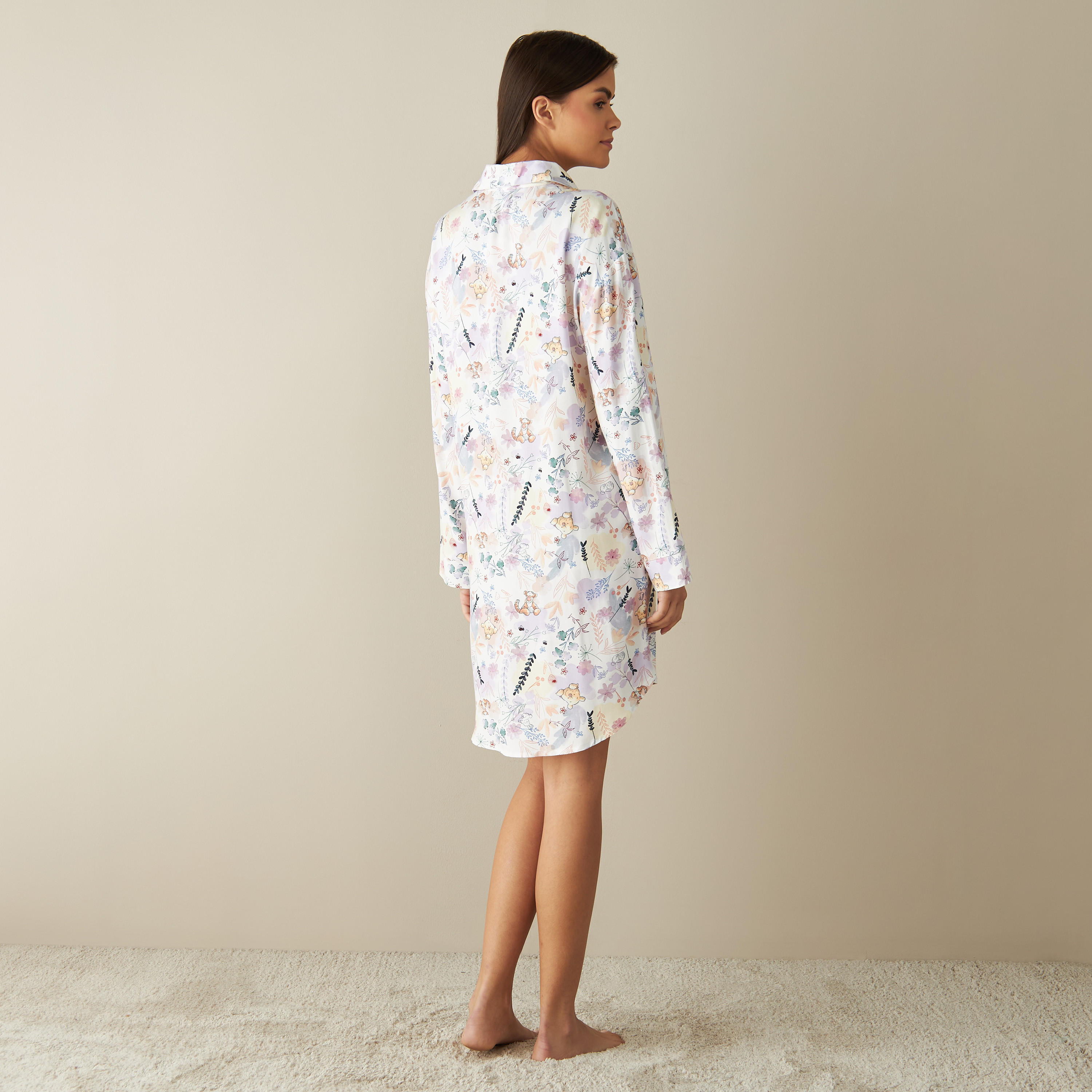 قميص نوم بياقة عادية وأزرار للإغلاق وطبعات زهور-women-clothing-nightwear-nighties-image-3