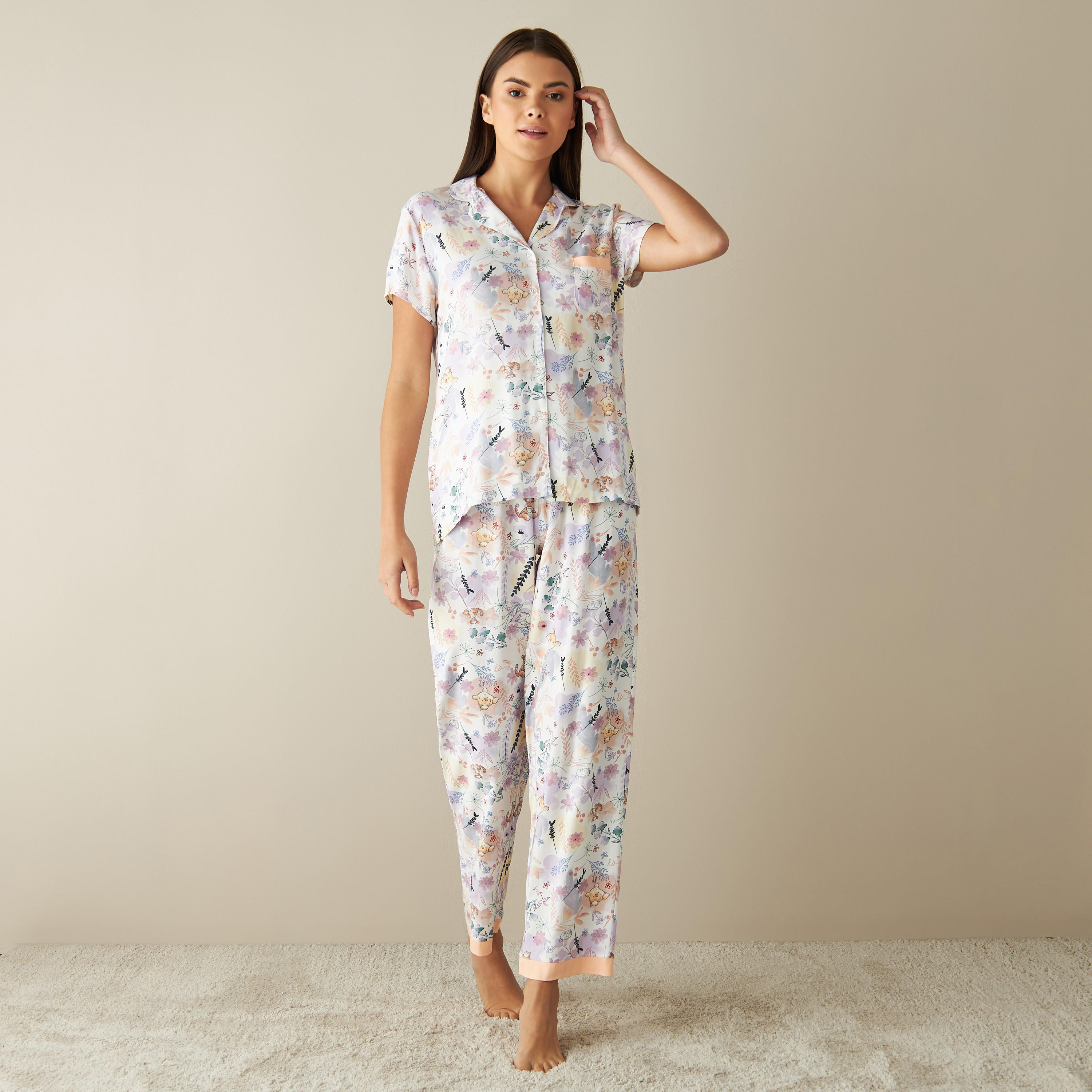 طقم بنطلون بيجاما وقميص بطبعات ويني ذا بو-women-clothing-nightwear-pyjamas-longsets-image-1