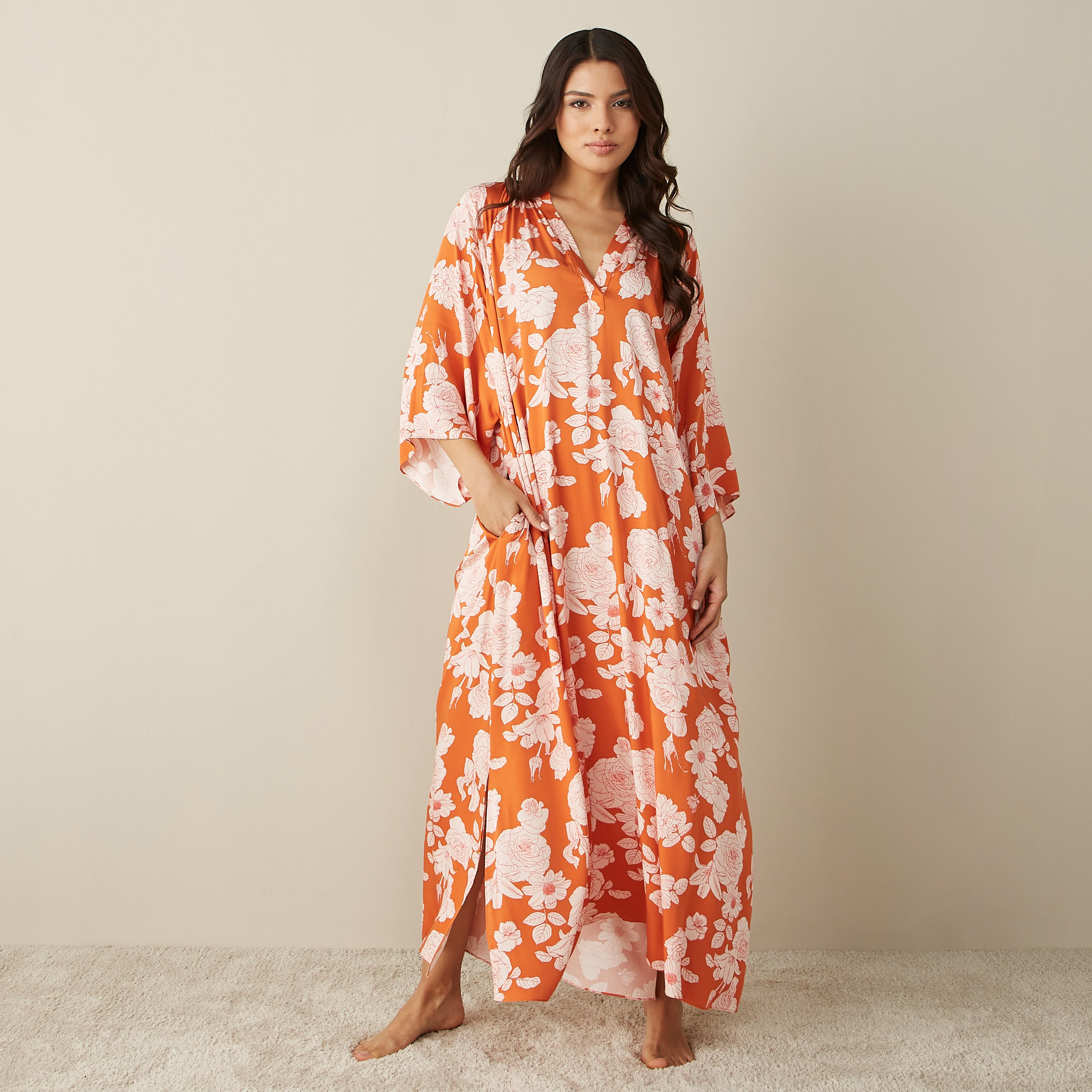 ثوب نوم قفطان بجيوب وطبعات زهرية-women-clothing-nightwear-nighties-image-2