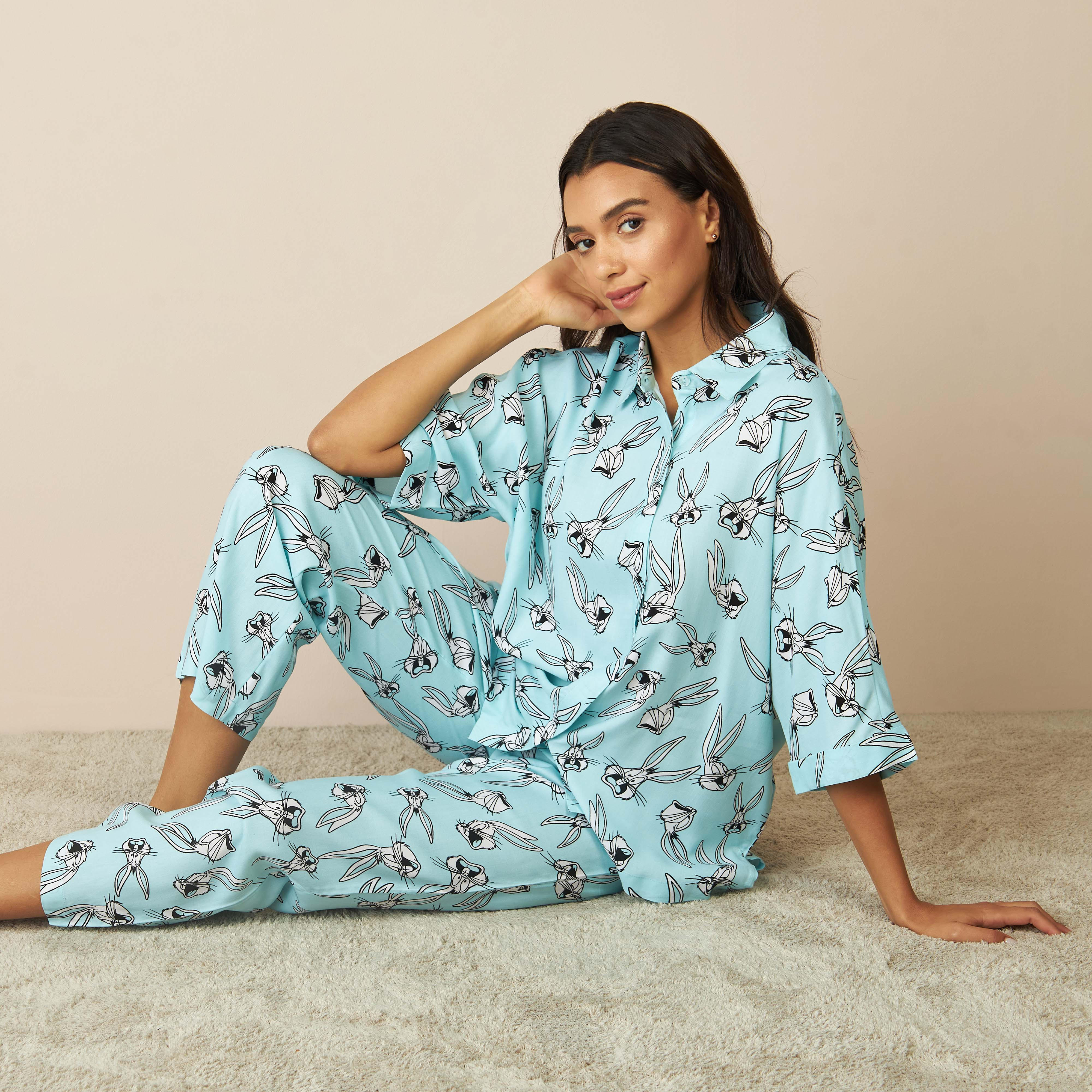 طقم بيجاما وقميص بطبعات باجز باني-women-clothing-nightwear-pyjamas-longsets-image-1
