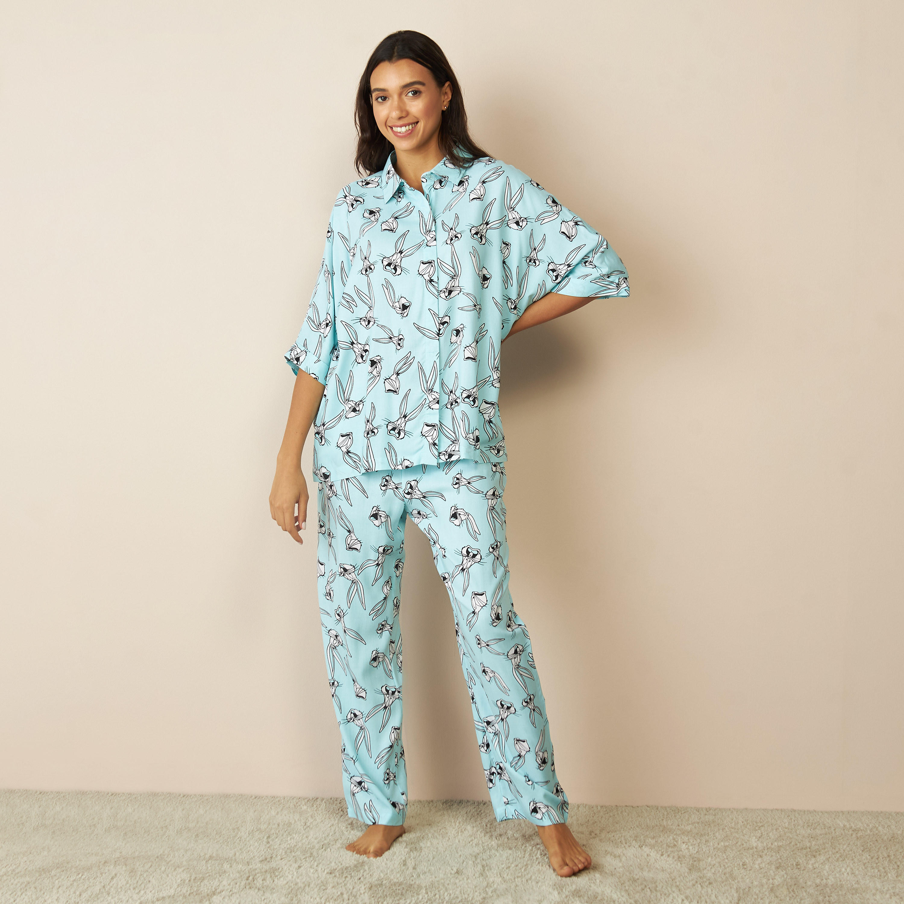 طقم بيجاما وقميص بطبعات باجز باني-women-clothing-nightwear-pyjamas-longsets-image-2