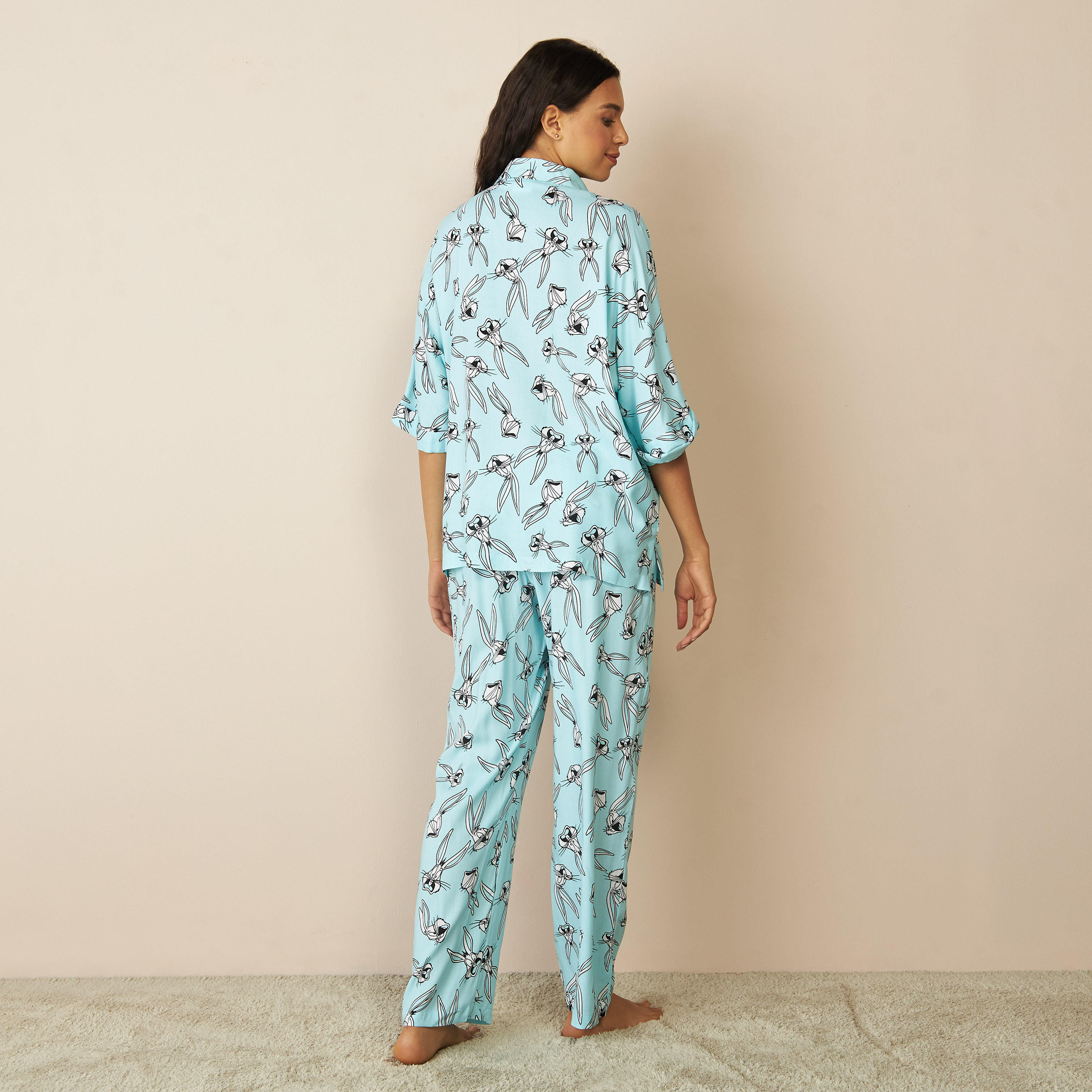 طقم بيجاما وقميص بطبعات باجز باني-women-clothing-nightwear-pyjamas-longsets-image-3