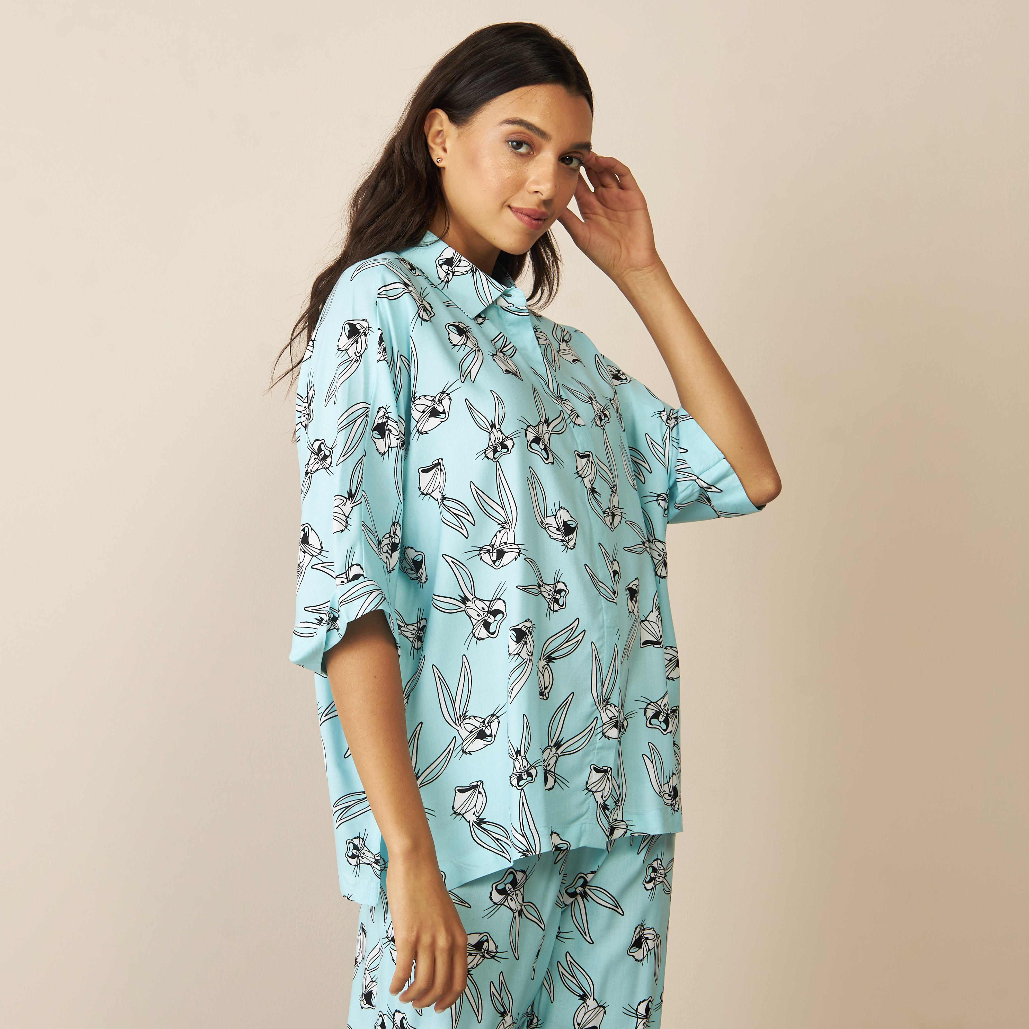 طقم بيجاما وقميص بطبعات باجز باني-women-clothing-nightwear-pyjamas-longsets-image-4