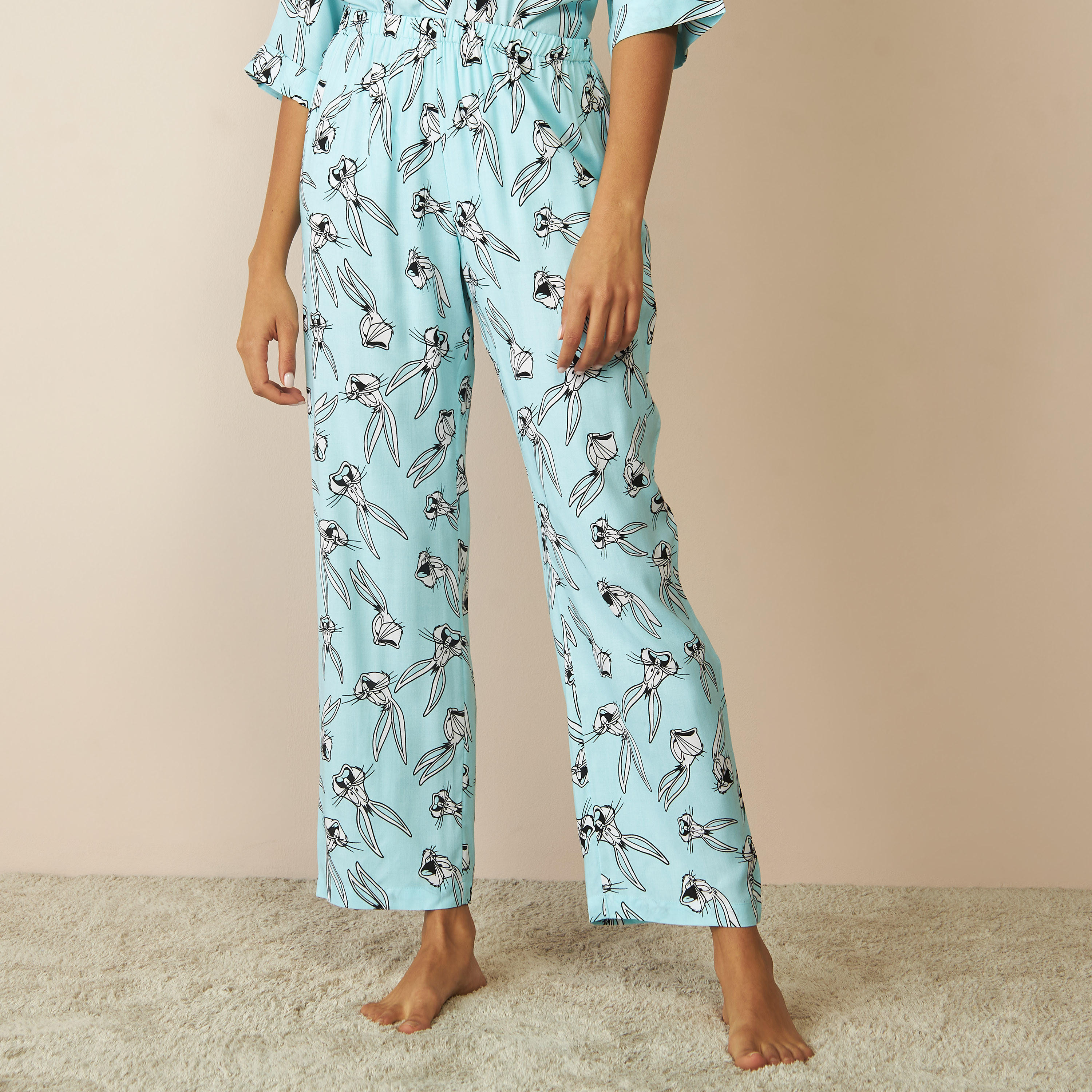 طقم بيجاما وقميص بطبعات باجز باني-women-clothing-nightwear-pyjamas-longsets-image-5