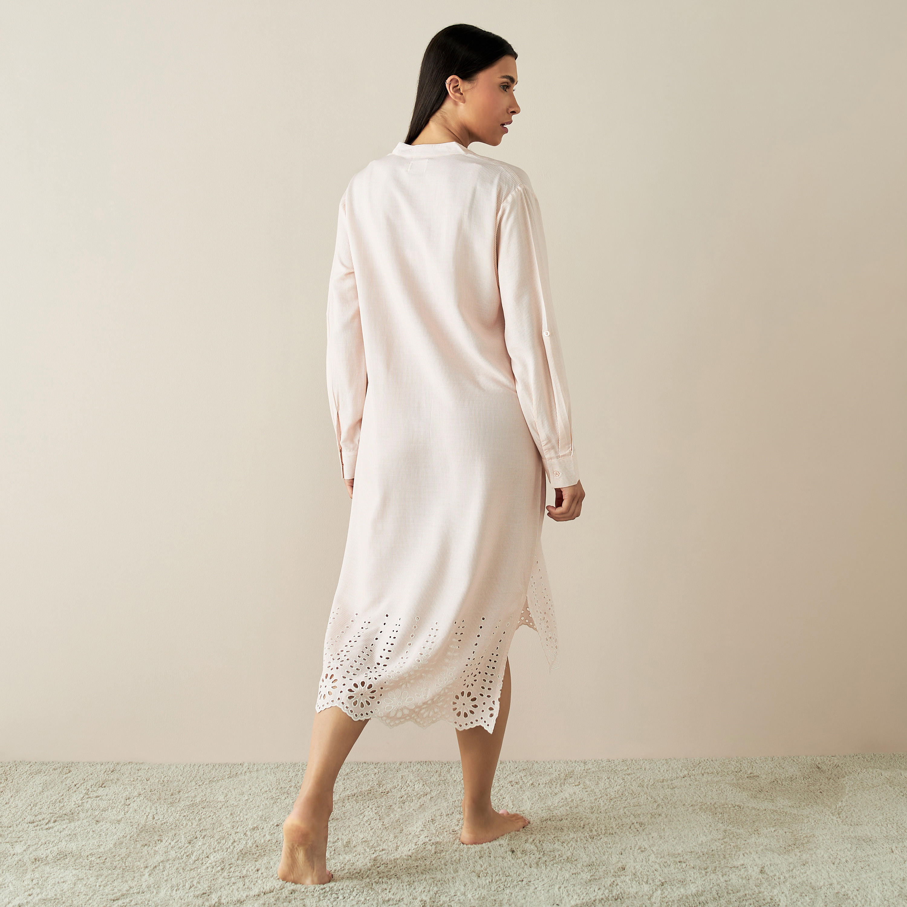 قميص نوم بارز الملمس بأكمام طويلة-women-clothing-nightwear-nighties-image-3