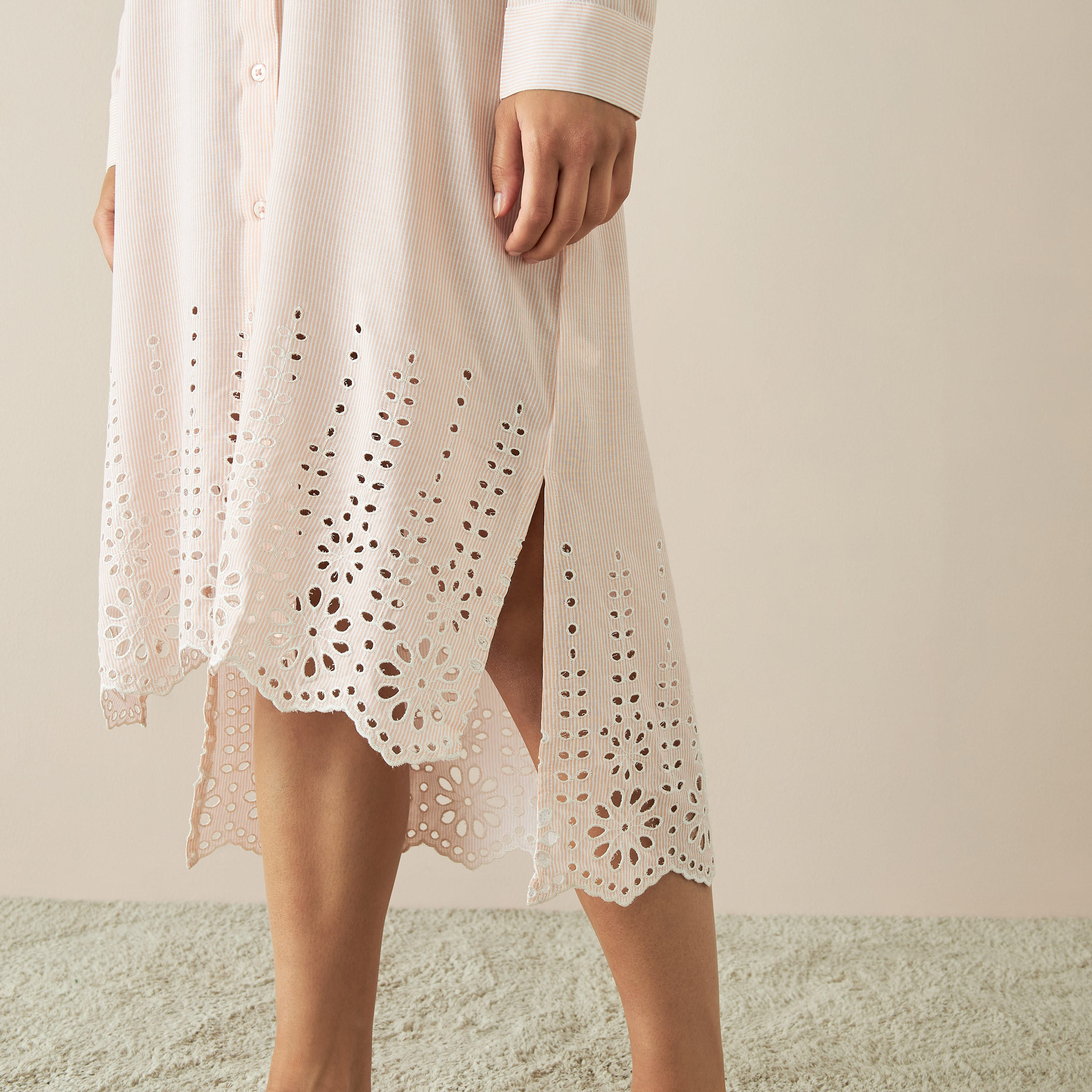 قميص نوم بارز الملمس بأكمام طويلة-women-clothing-nightwear-nighties-image-4