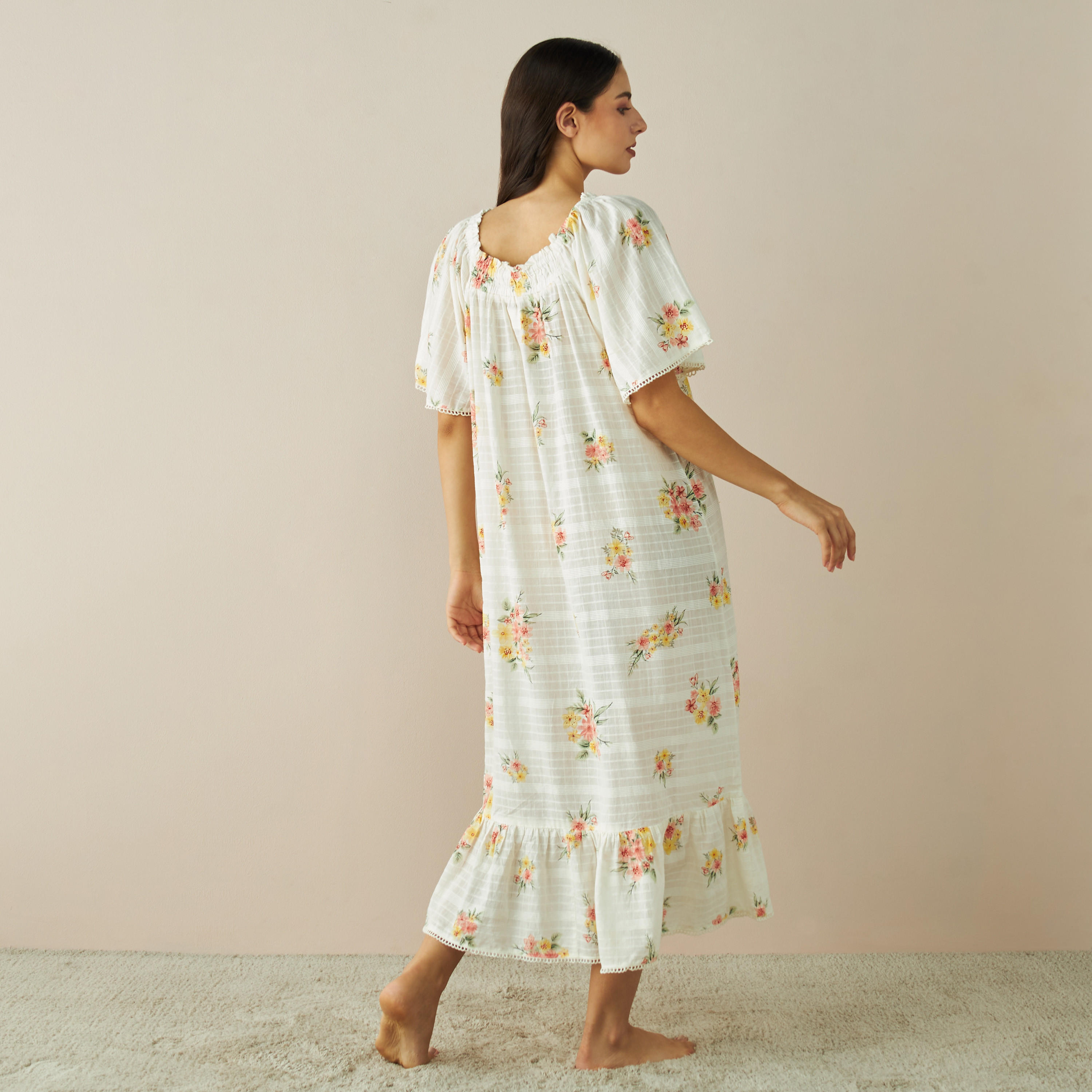 ثوب نوم بأكمام قصيرة وطبعات أزهار-women-clothing-nightwear-nighties-image-3