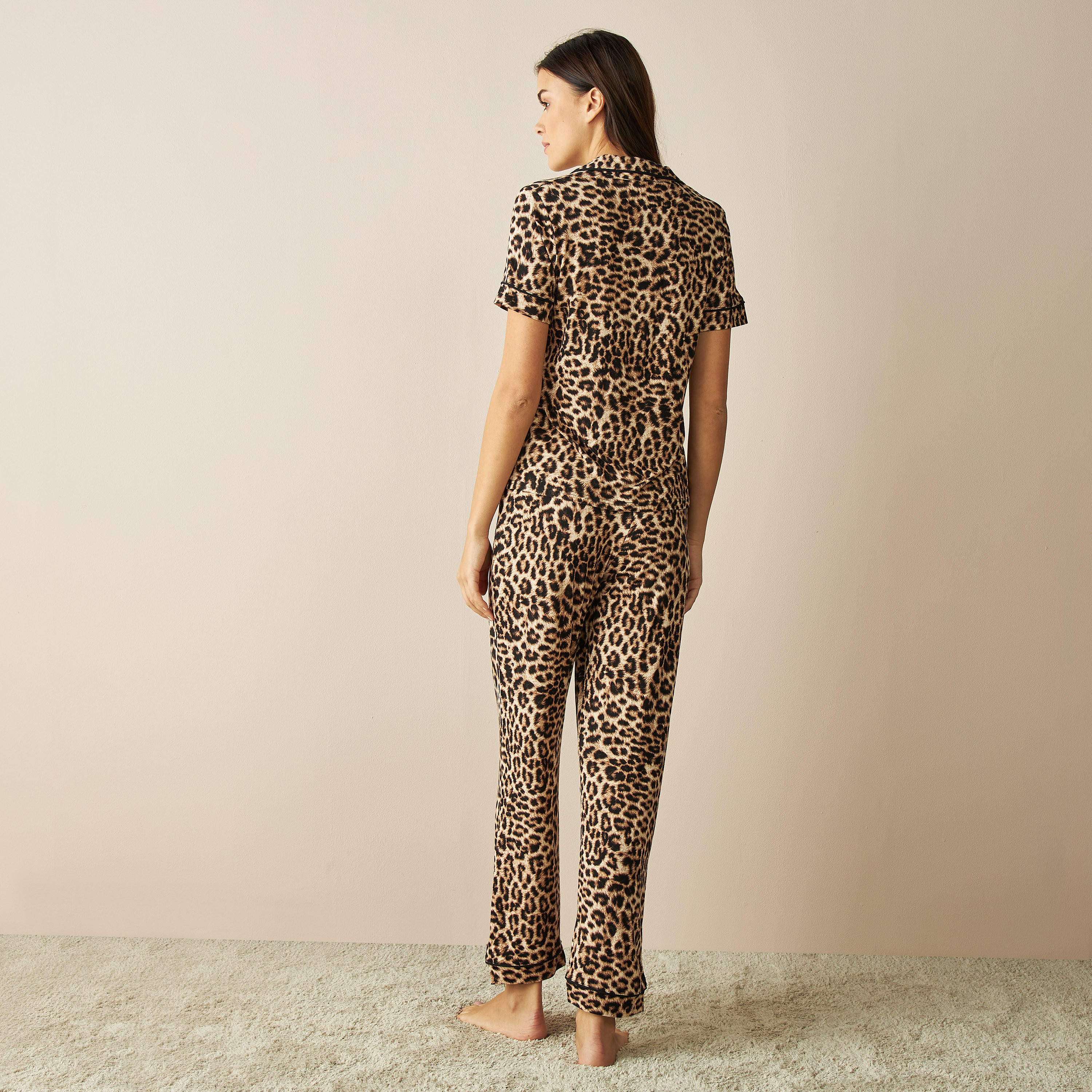 طقم بنطلون بيجاما وقميص بطبعات-women-clothing-nightwear-pyjamas-longsets-image-3
