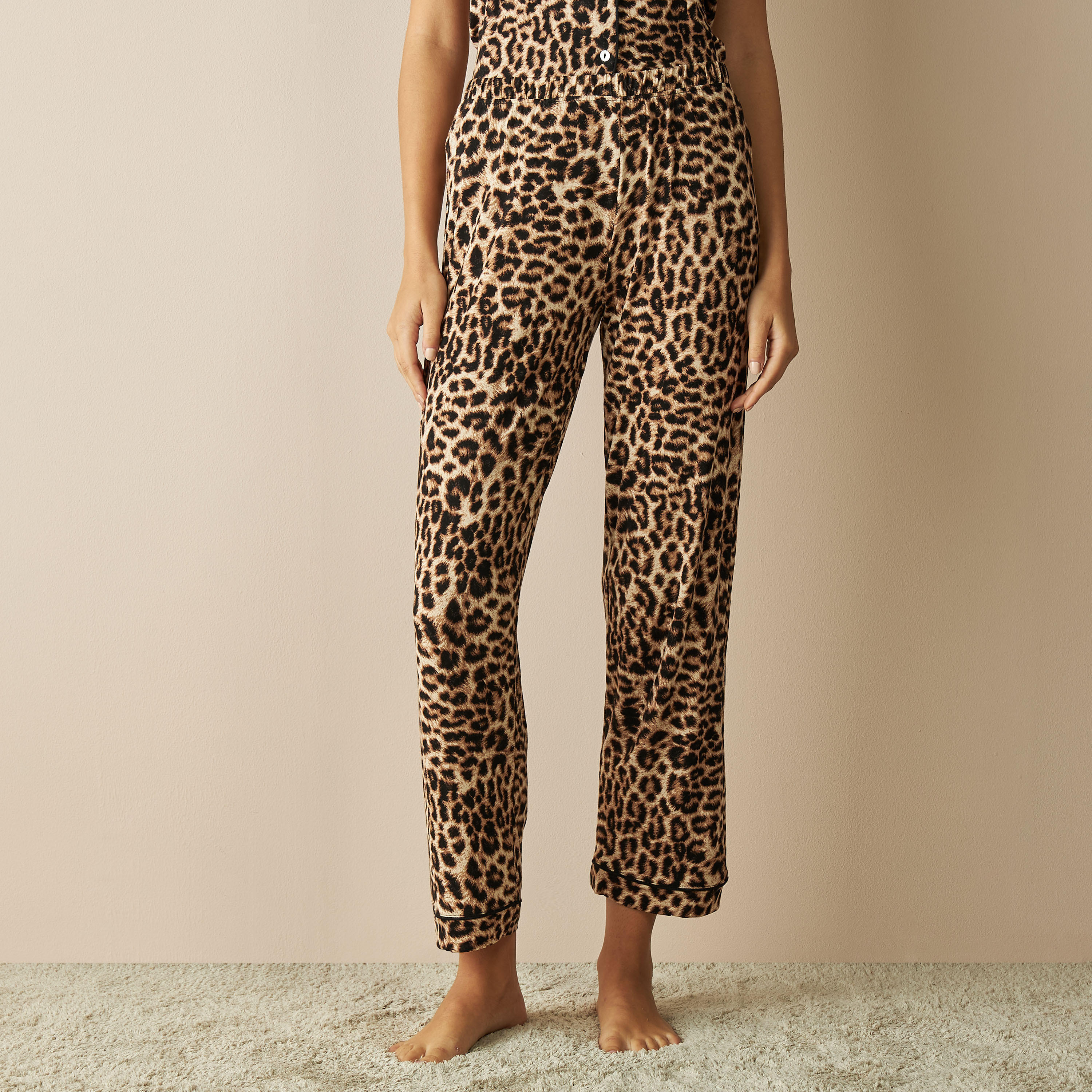 طقم بنطلون بيجاما وقميص بطبعات-women-clothing-nightwear-pyjamas-longsets-image-4