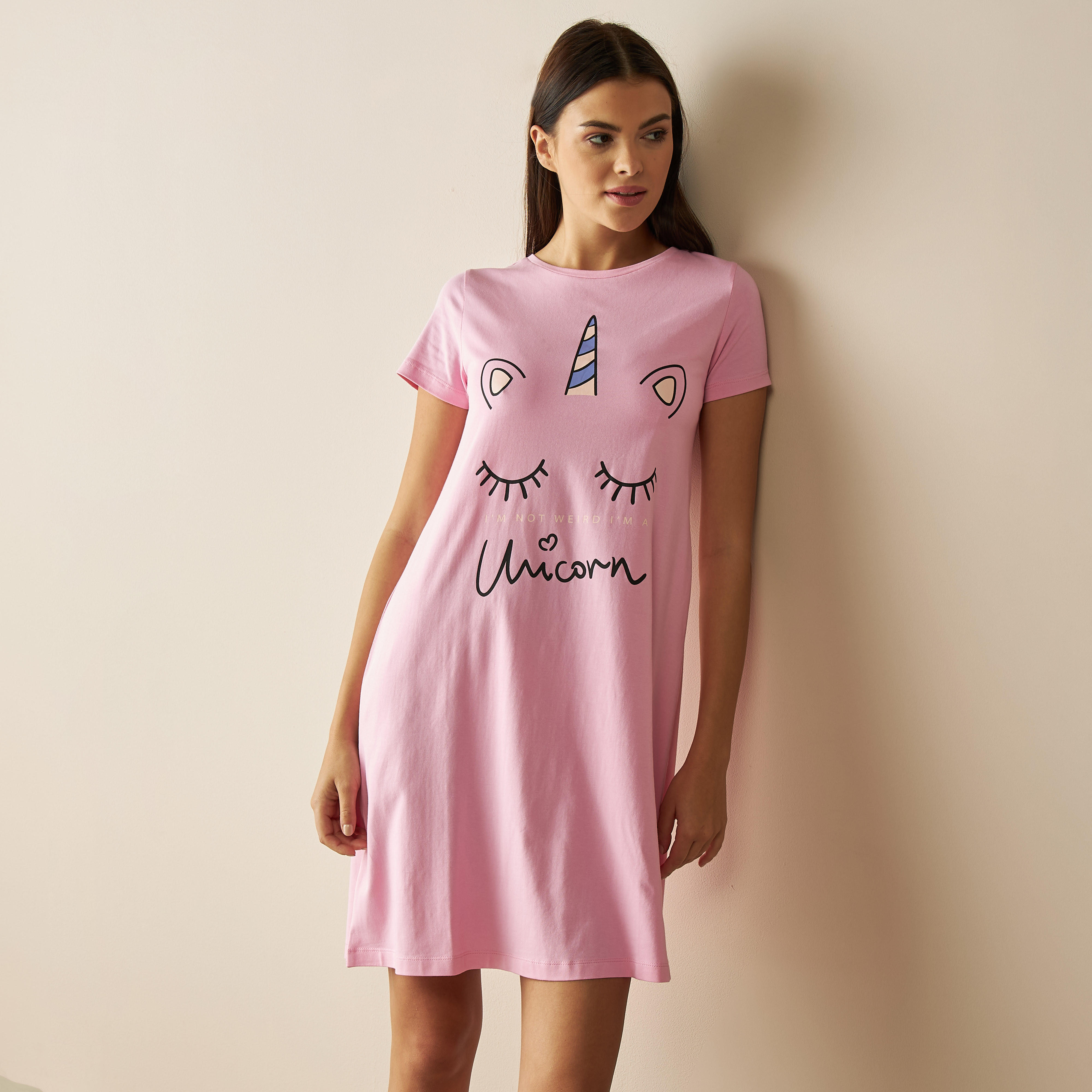 قميص نوم بياقة مستديرة وأكمام قصيرة وطبعات-women-clothing-nightwear-nighties-image-1