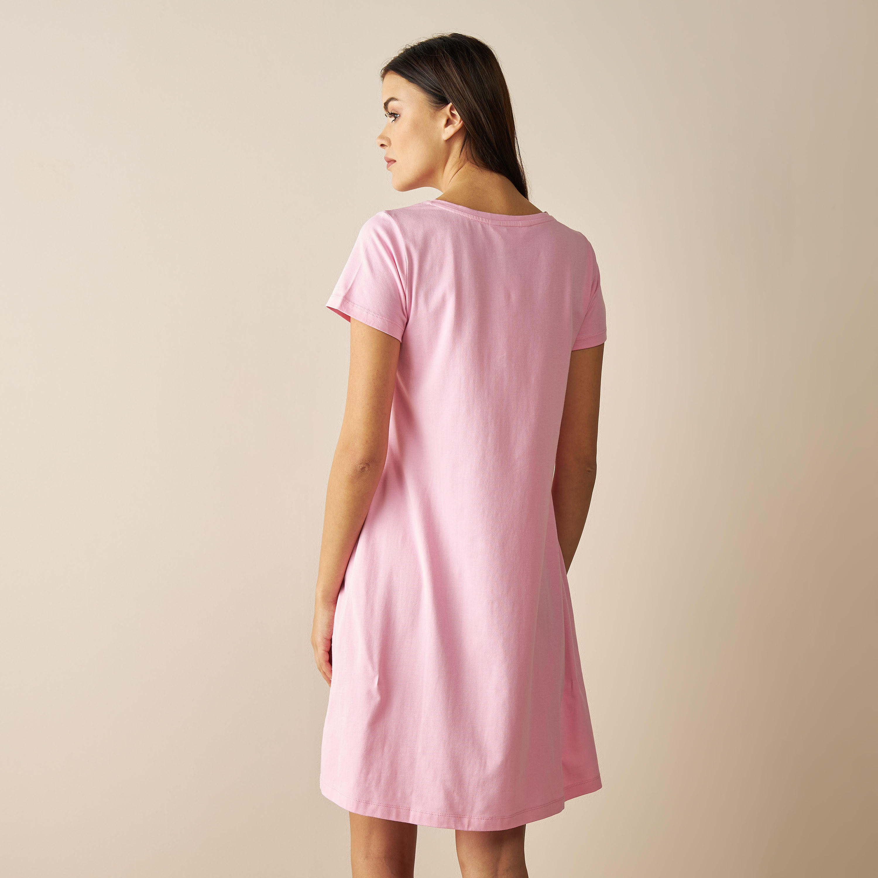 قميص نوم بياقة مستديرة وأكمام قصيرة وطبعات-women-clothing-nightwear-nighties-image-3