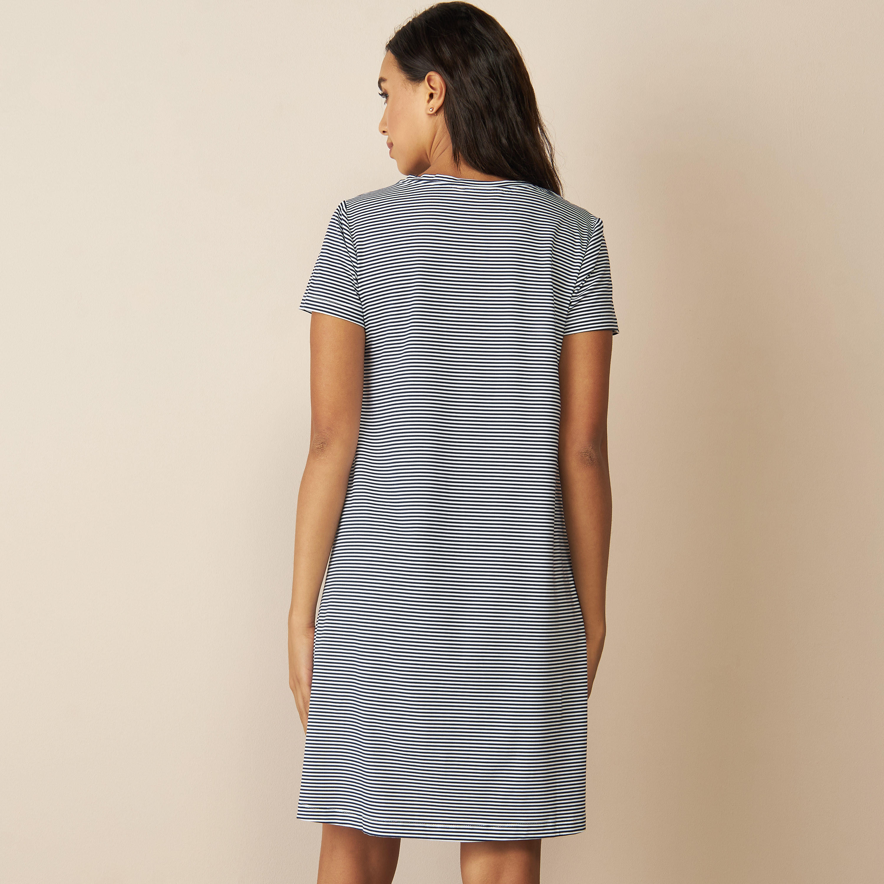 قميص نوم مخطط بياقة مستديرة وأكمام قصيرة-women-clothing-nightwear-nighties-image-3