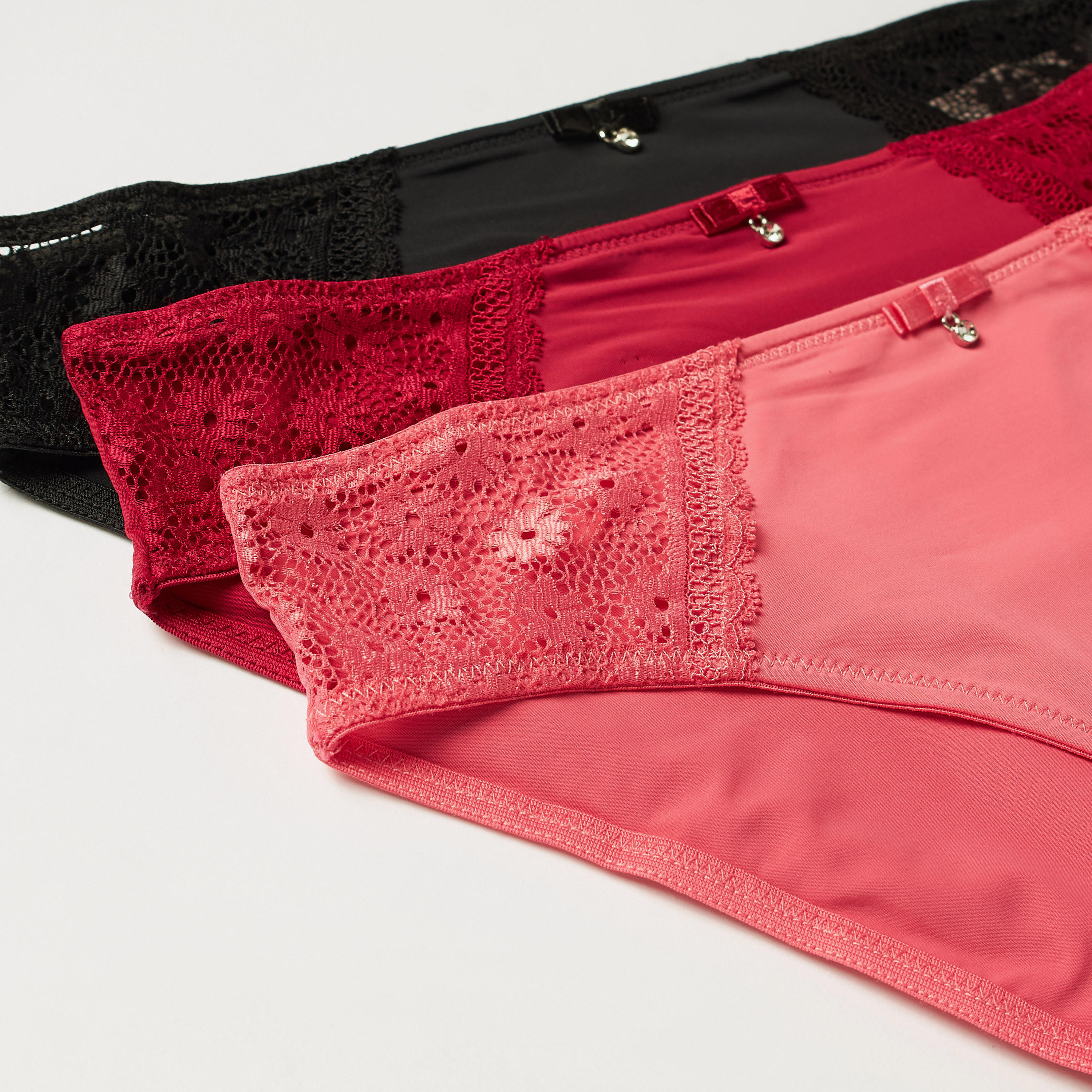 سراويل برازيليان بدانتيل وزخرفة فيونكة - طقم 3 قطع-women-clothing-lingerie-panties-image-8