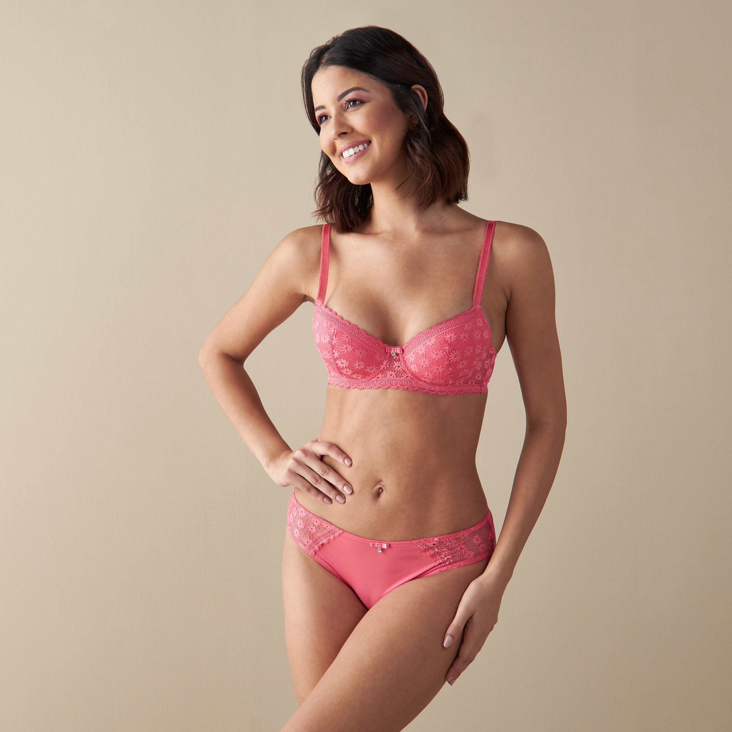 صدريّة رياضية دانتيل بارزة الملمس بحمالات قابلة للتعديل - طقم من 3 قطع-women-clothing-lingerie-bras-image-6