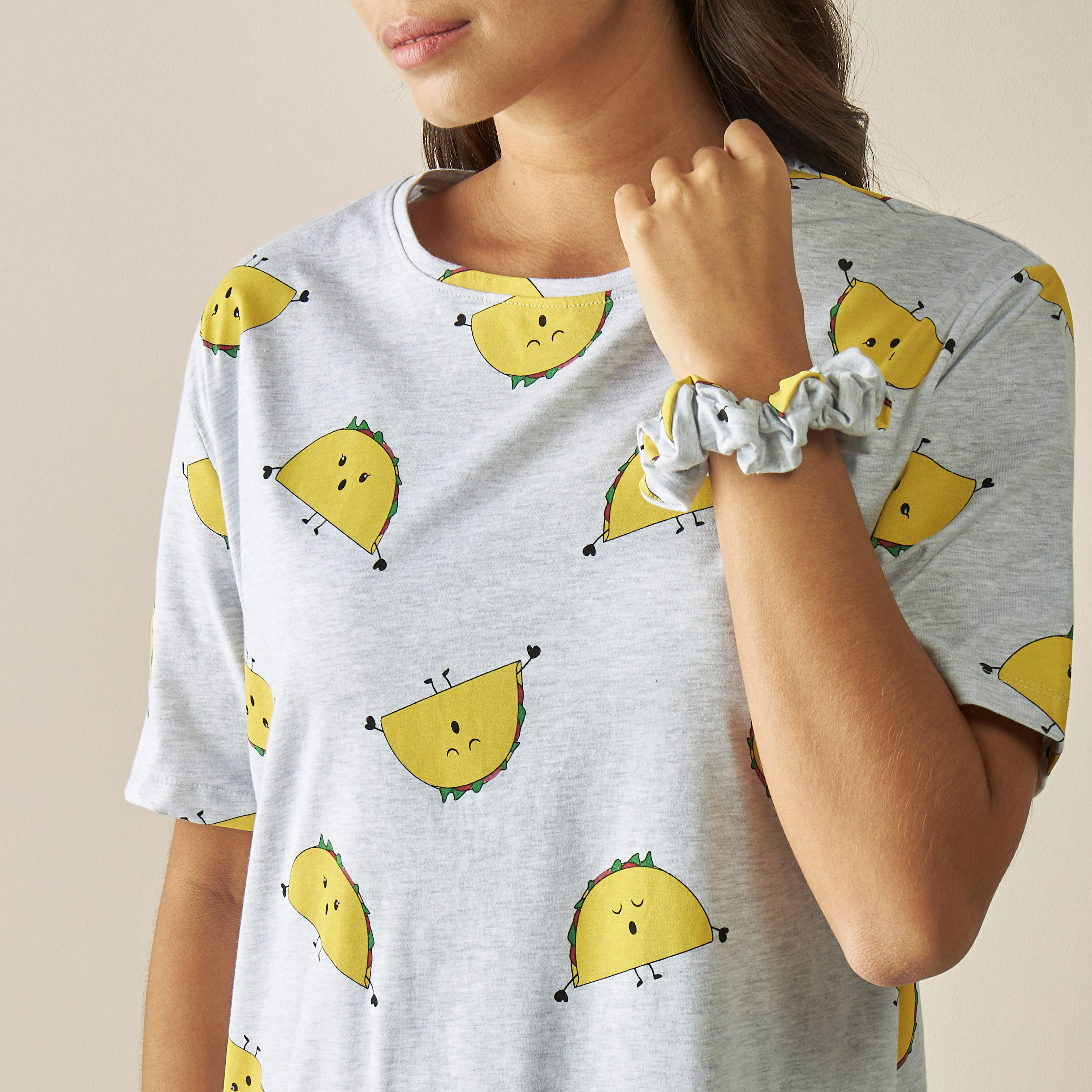 قميص نوم بأكمام قصيرة وطبعات - طقم من قطعتين-women-clothing-nightwear-nighties-image-5