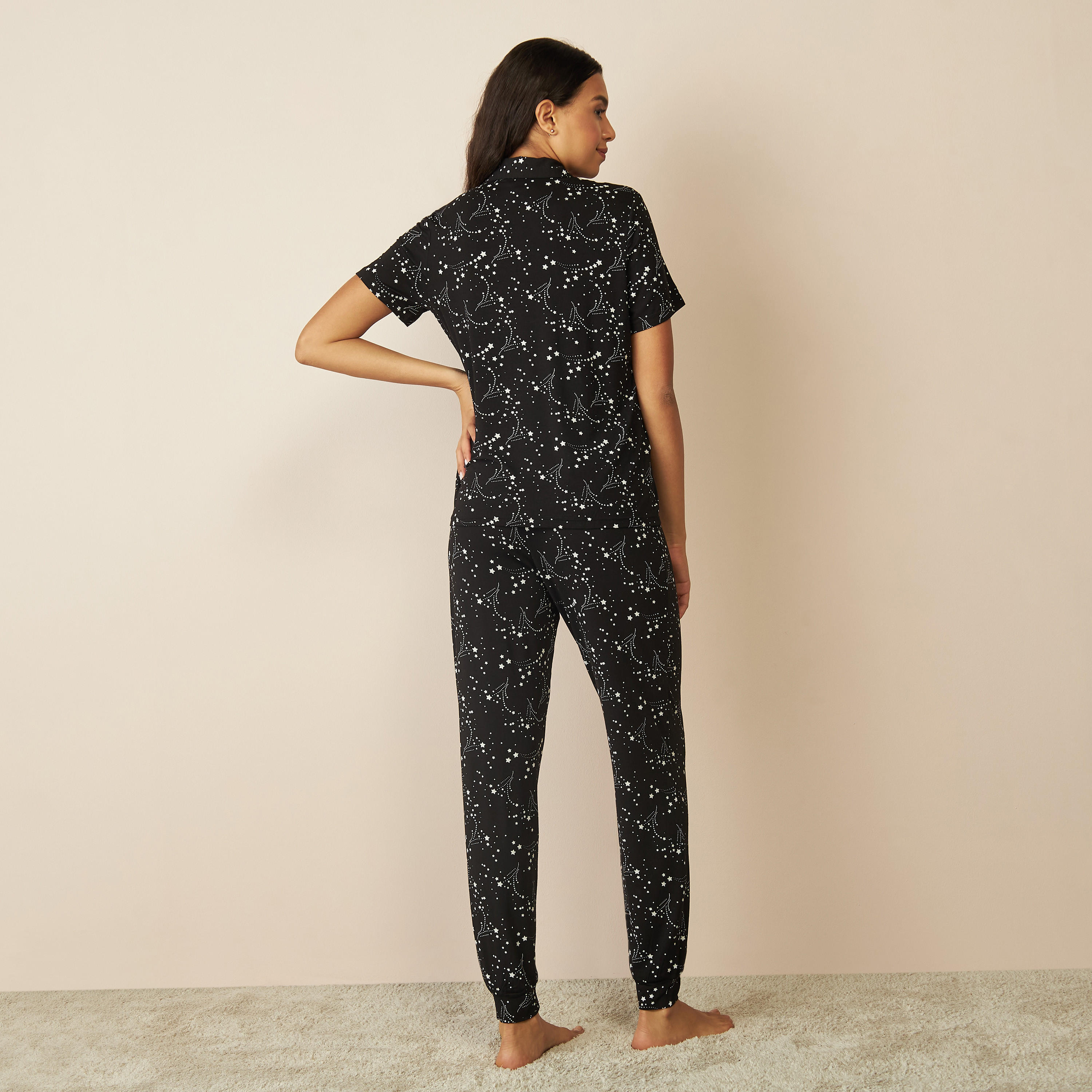 طقم بنطلون بيجاما وقميص بطبعات-women-clothing-nightwear-pyjamas-longsets-image-4