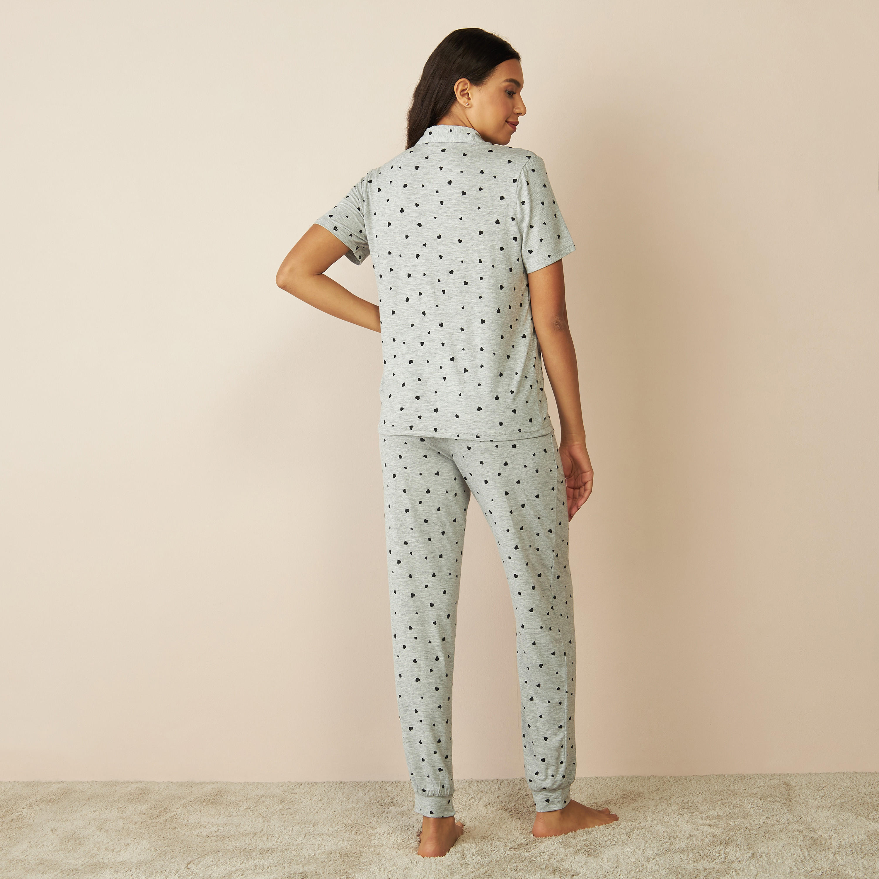 طقم بنطلون بيجاما وقميص بطبعات-women-clothing-nightwear-pyjamas-longsets-image-3