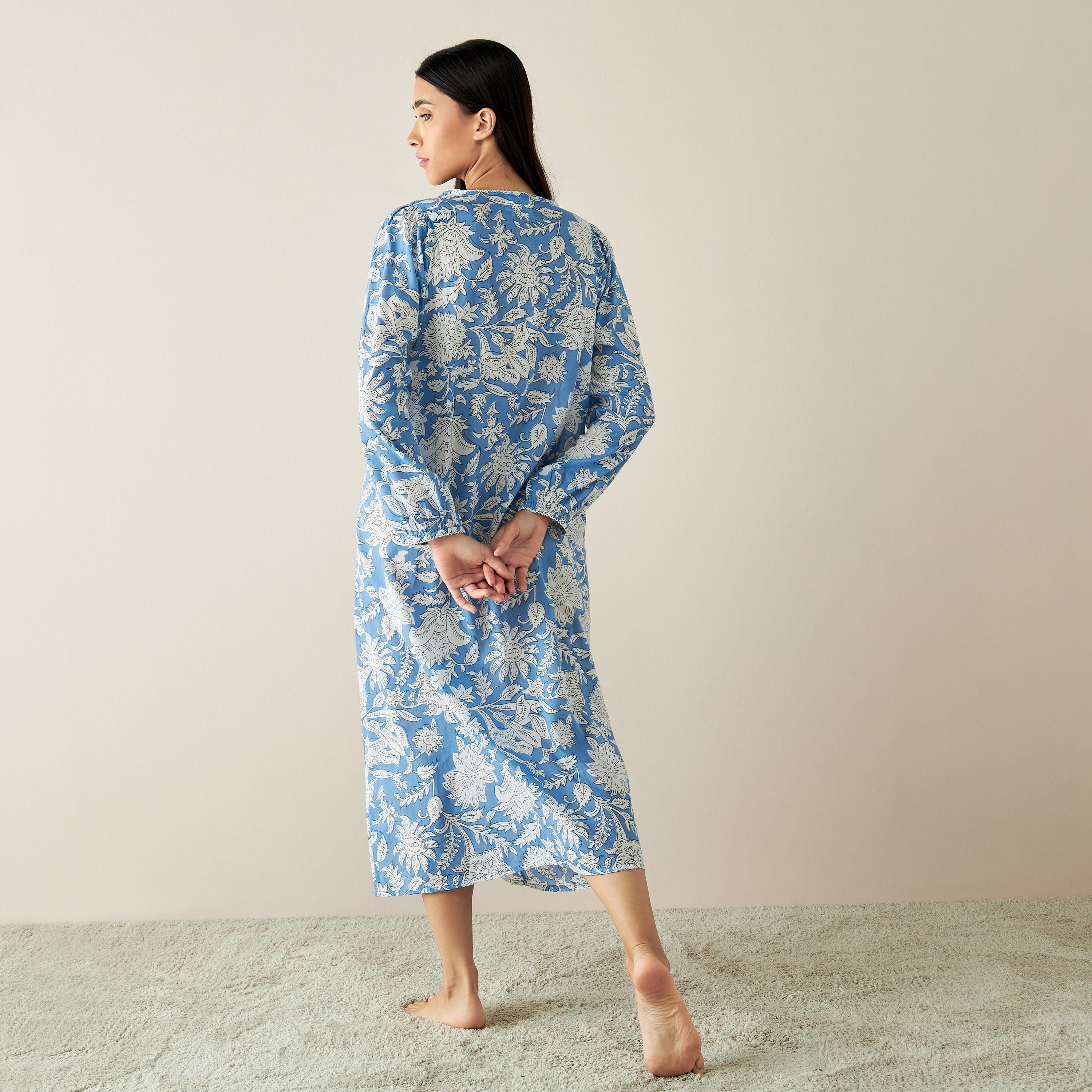 ثوب نوم بأكمام طويلة وطبعات أزهار-women-clothing-nightwear-nighties-image-3