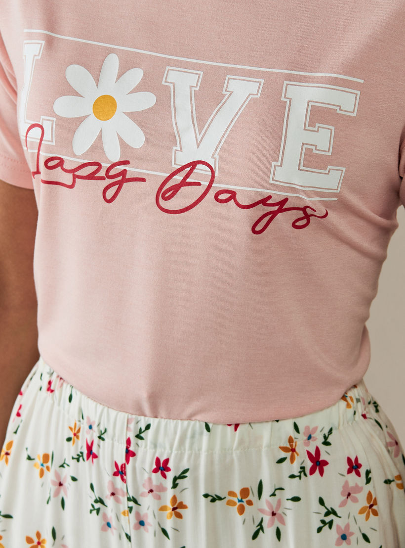 طقم تيشيرت بطبعات شعار وبنطلون بيجاما-women-clothing-nightwear-pyjamas-longsets-image-5