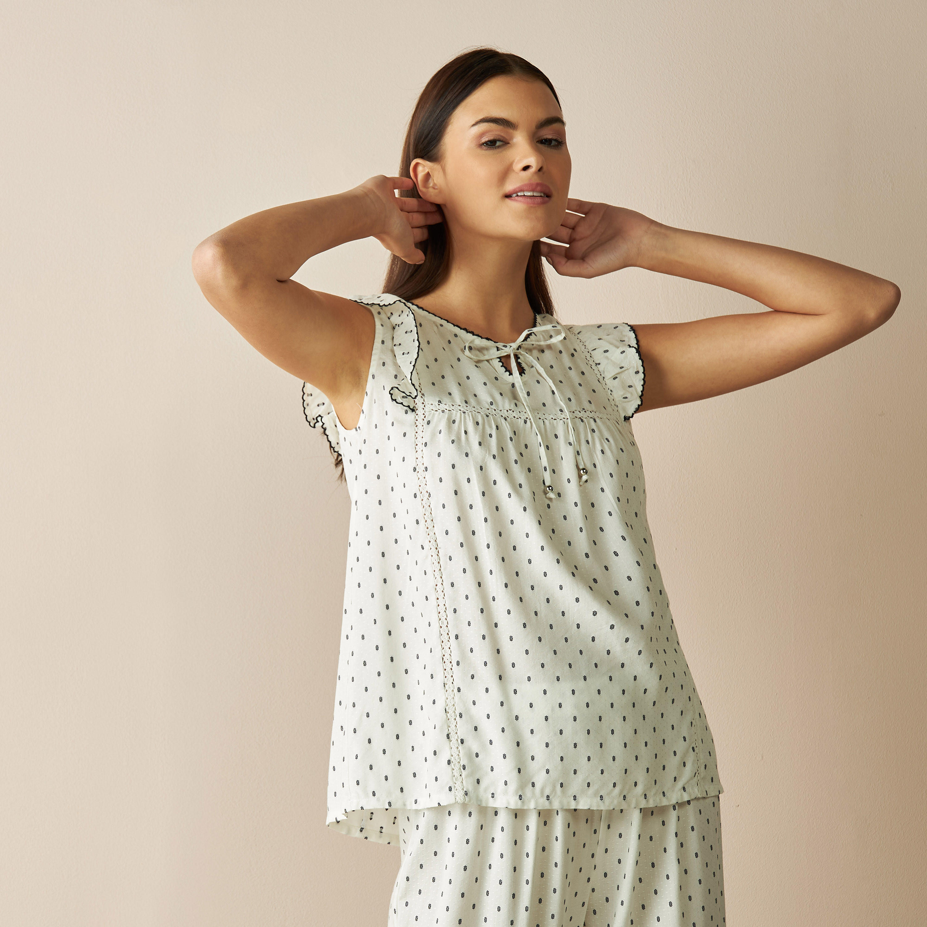 طقم بنطلون بيجاما وبلوزة دون أكمام وبكشكش-women-clothing-nightwear-pyjamas-longsets-image-4