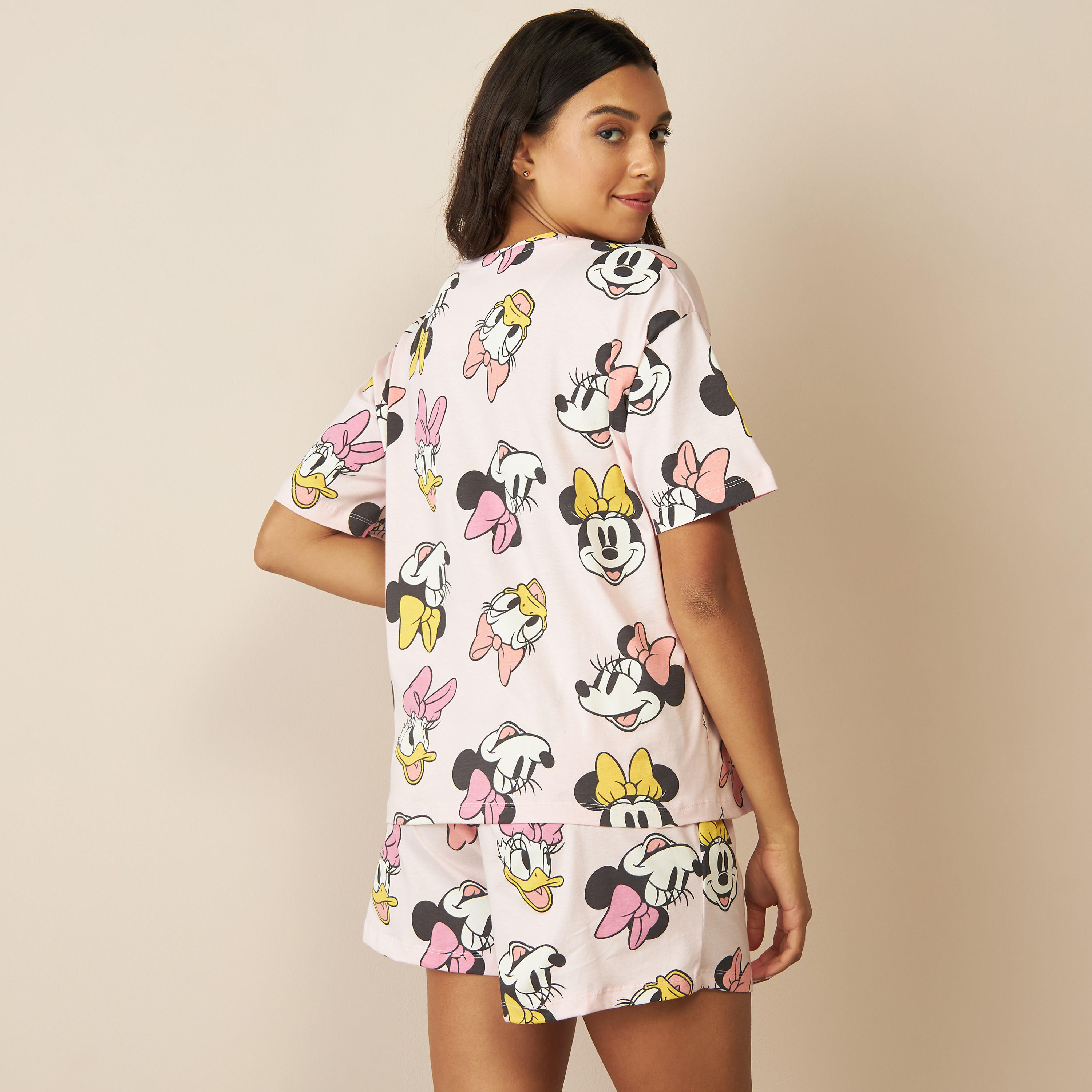 طقم شورت وتيشيرت بطبعات ميني ماوس-women-clothing-nightwear-pyjamas-shortsets-image-3