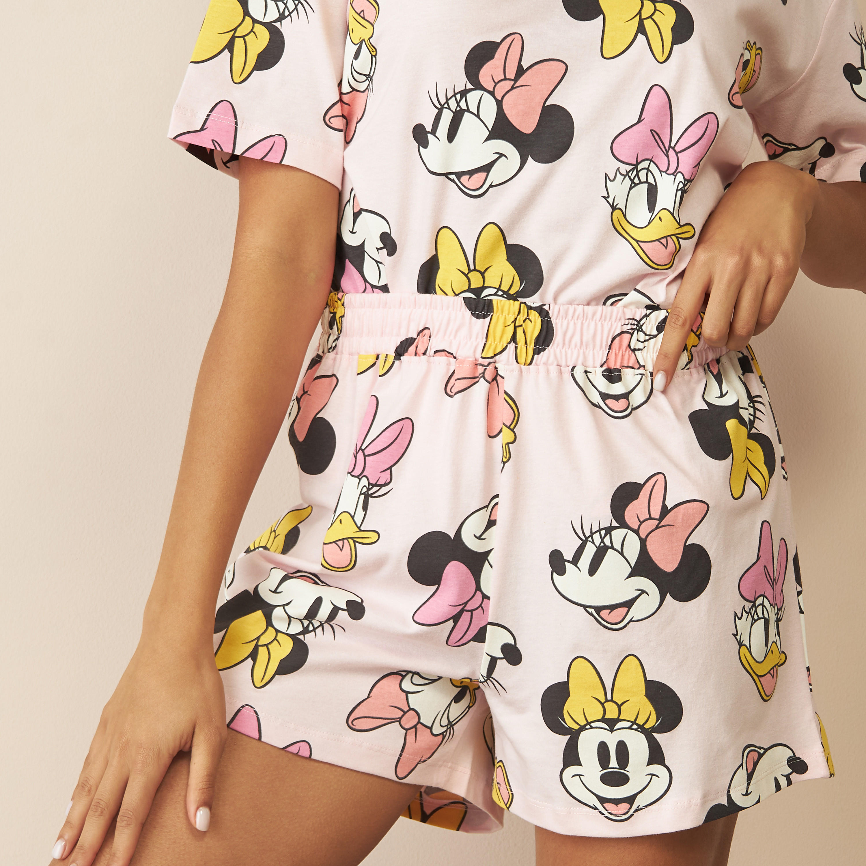 طقم شورت وتيشيرت بطبعات ميني ماوس-women-clothing-nightwear-pyjamas-shortsets-image-5