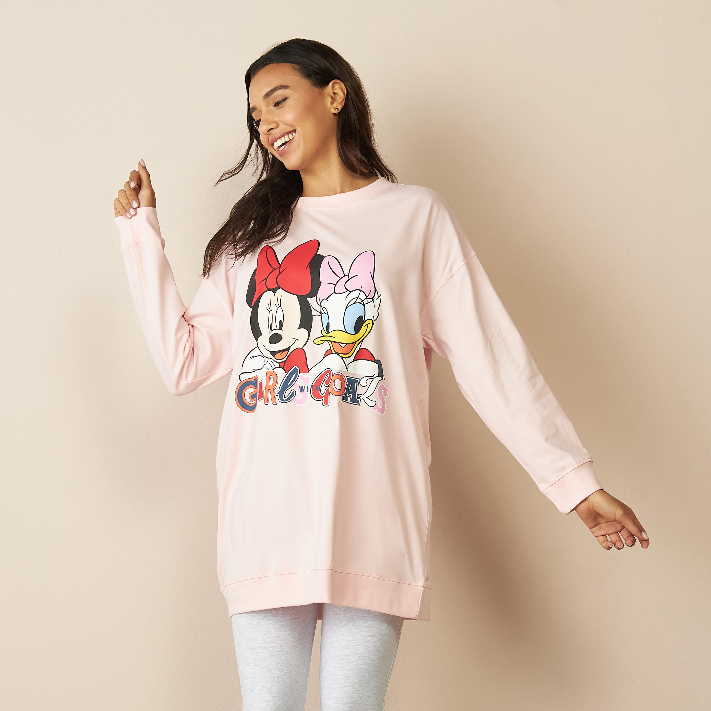 طقم بنطلون بيجاما وسويت شيرت بطبعات-women-clothing-nightwear-pyjamas-longsets-image-2