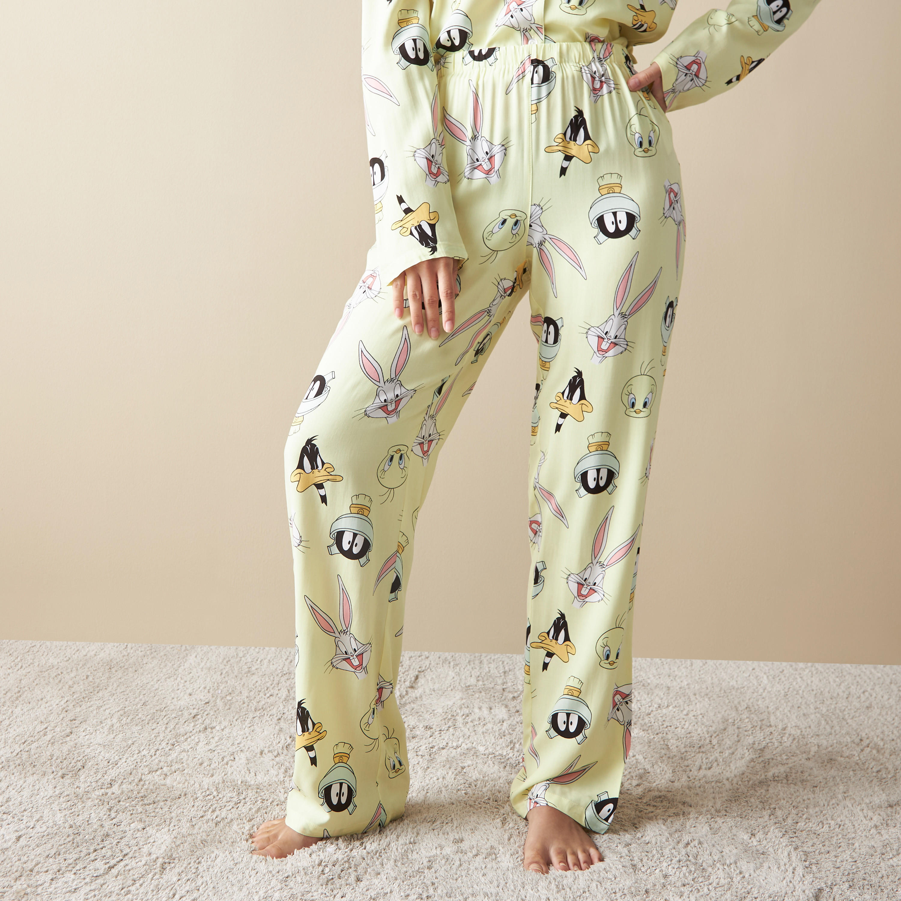 طقم بيجاما بخصر مطاطي وقميص بأكمام طويلة وطبعات-women-clothing-nightwear-pyjamas-longsets-image-4