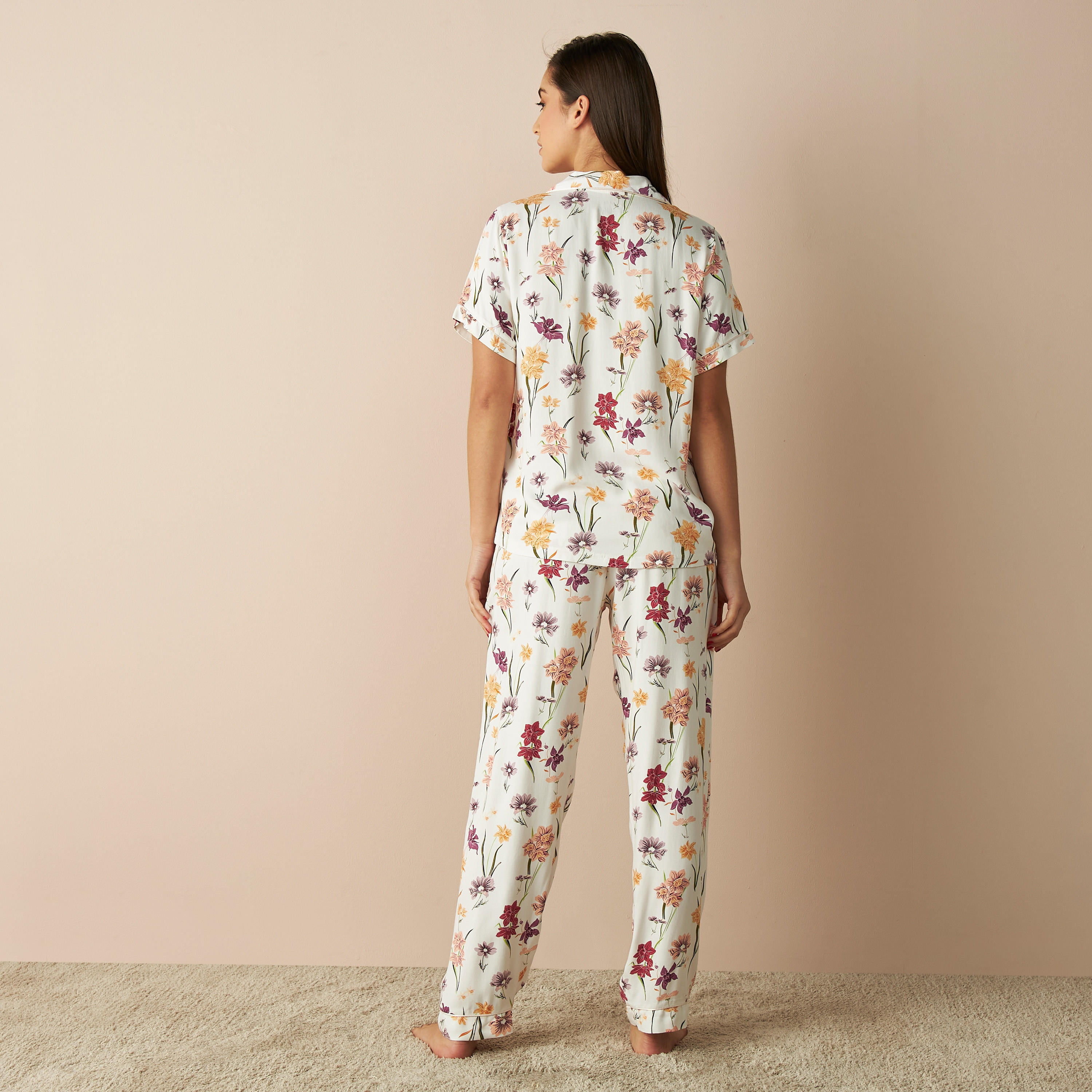 طقم بنطلون بيجاما وقميص بطبعات-women-clothing-nightwear-pyjamas-longsets-image-3