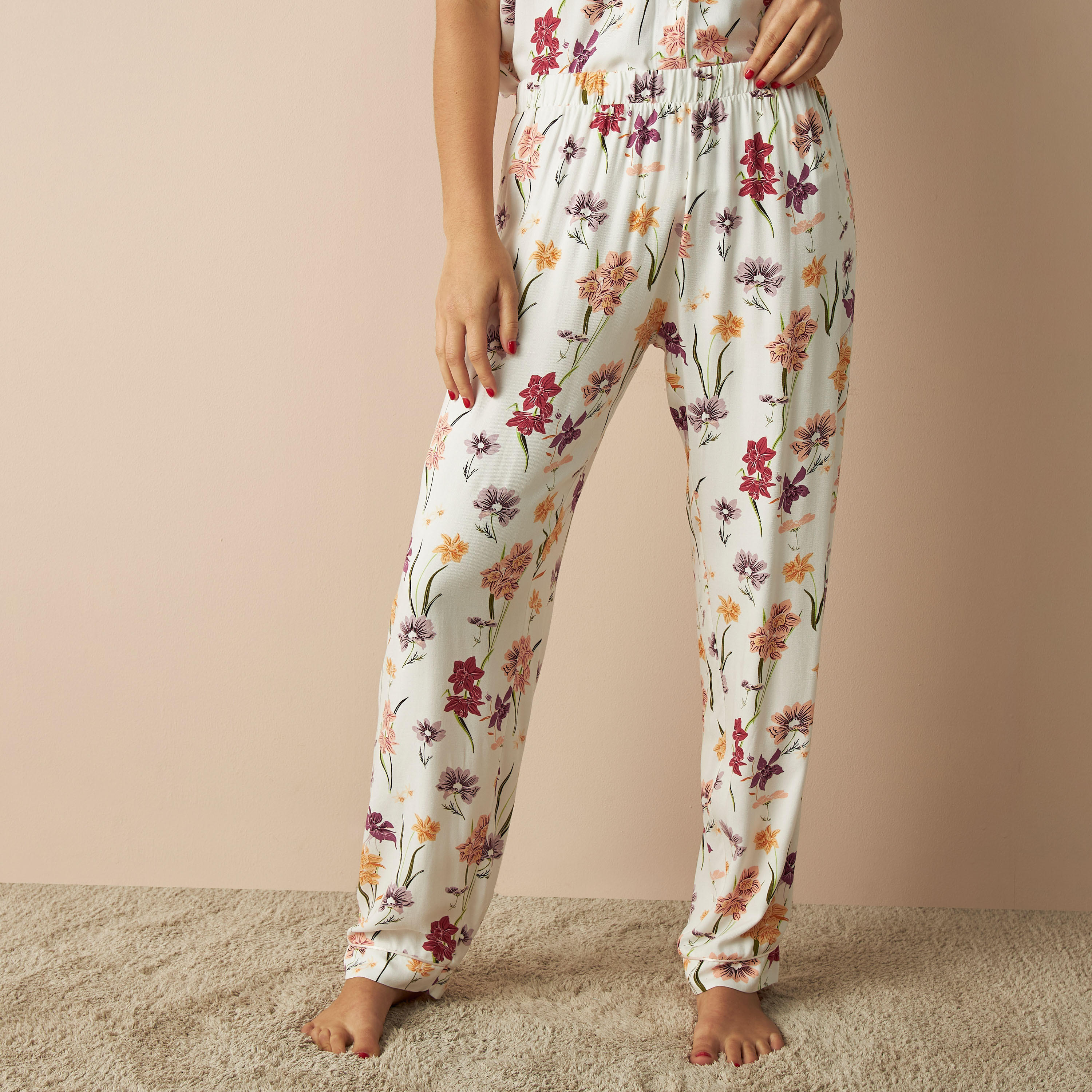طقم بنطلون بيجاما وقميص بطبعات-women-clothing-nightwear-pyjamas-longsets-image-5