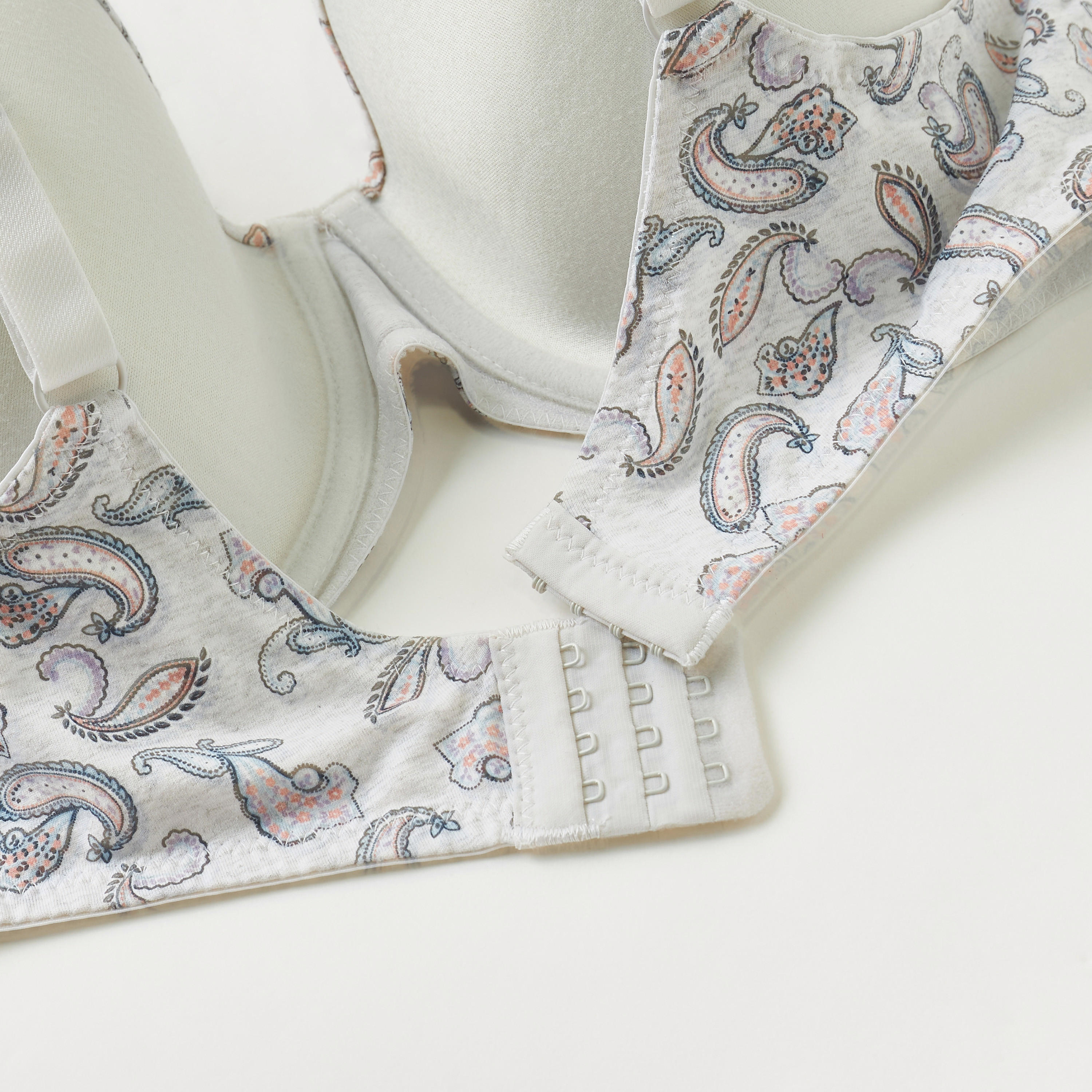 صدرية ديمي مبطّنة بسلك - طقم 3 قطع متنوّعة-women-clothing-lingerie-bras-image-5