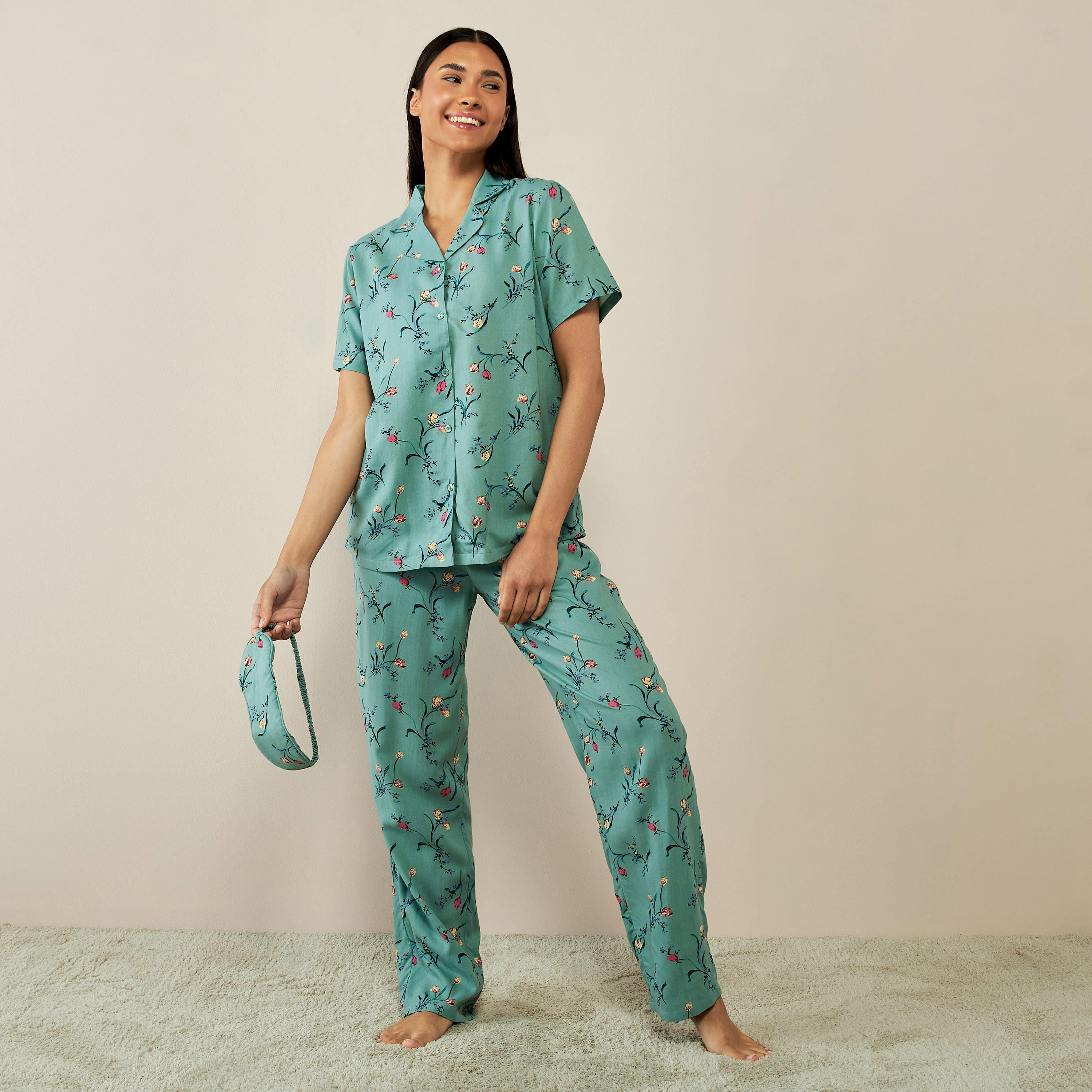 طقم بنطلون بيجاما وقميص بياقة كامب وطبعات زهور-women-clothing-nightwear-pyjamas-longsets-image-1