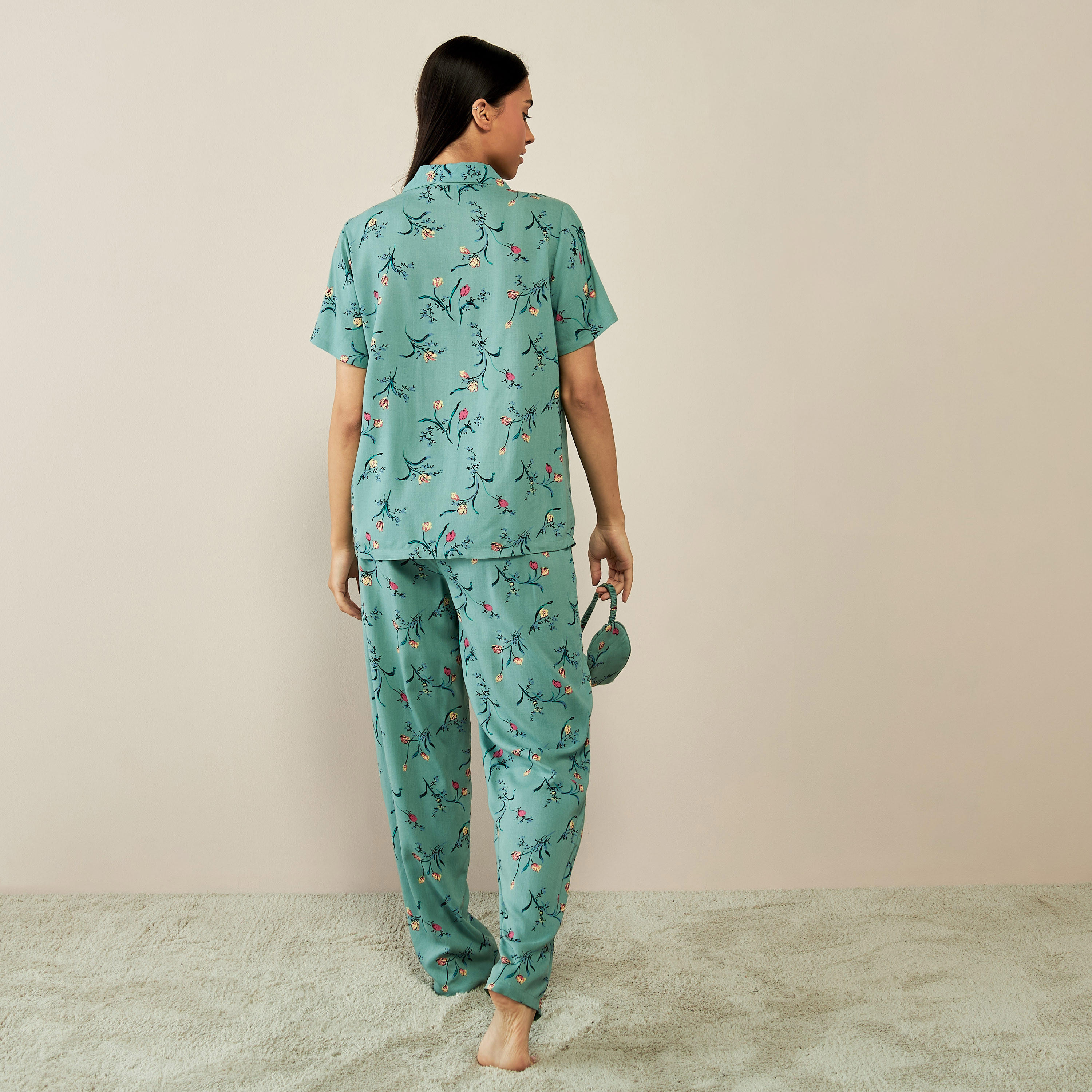 طقم بنطلون بيجاما وقميص بياقة كامب وطبعات زهور-women-clothing-nightwear-pyjamas-longsets-image-2