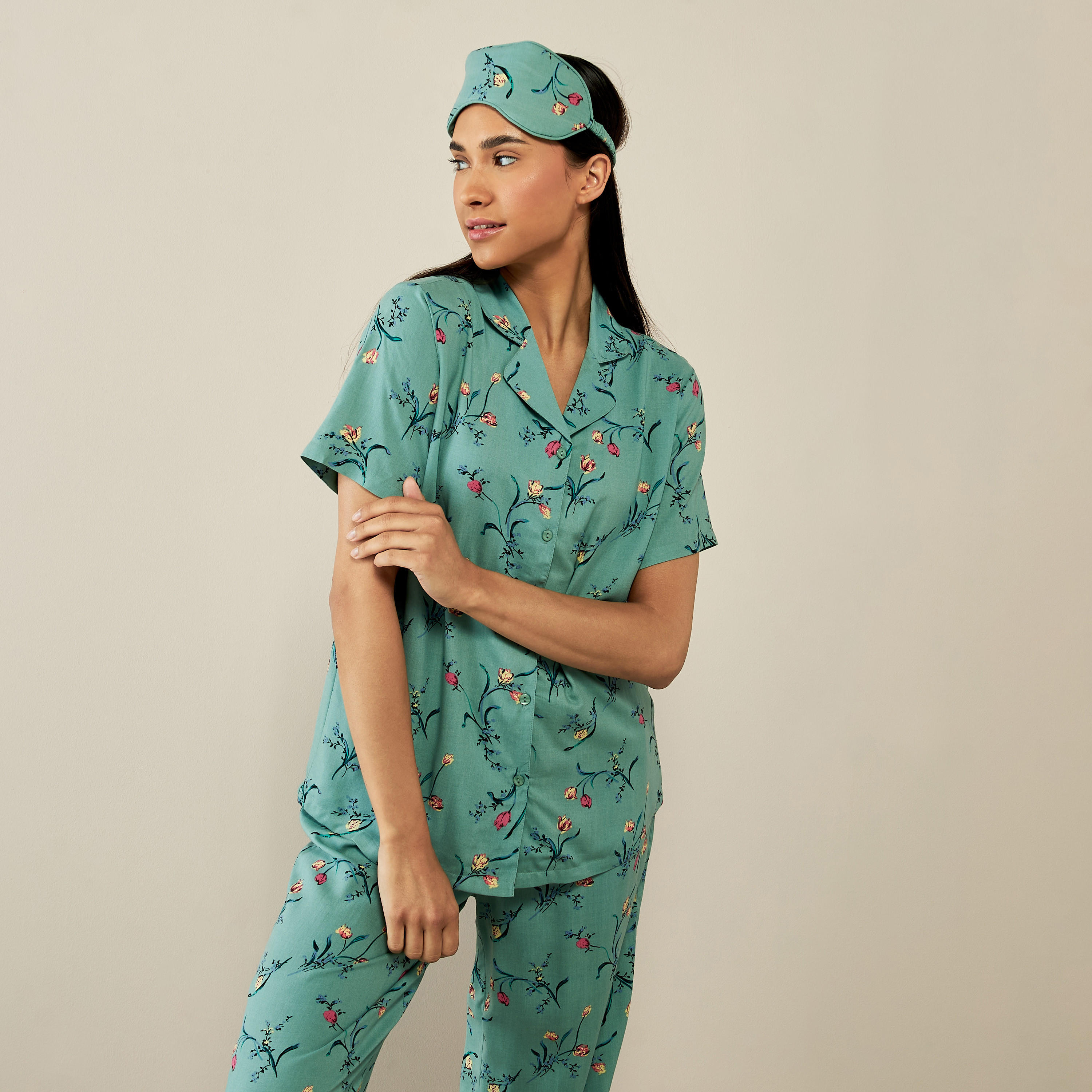 طقم بنطلون بيجاما وقميص بياقة كامب وطبعات زهور-women-clothing-nightwear-pyjamas-longsets-image-3