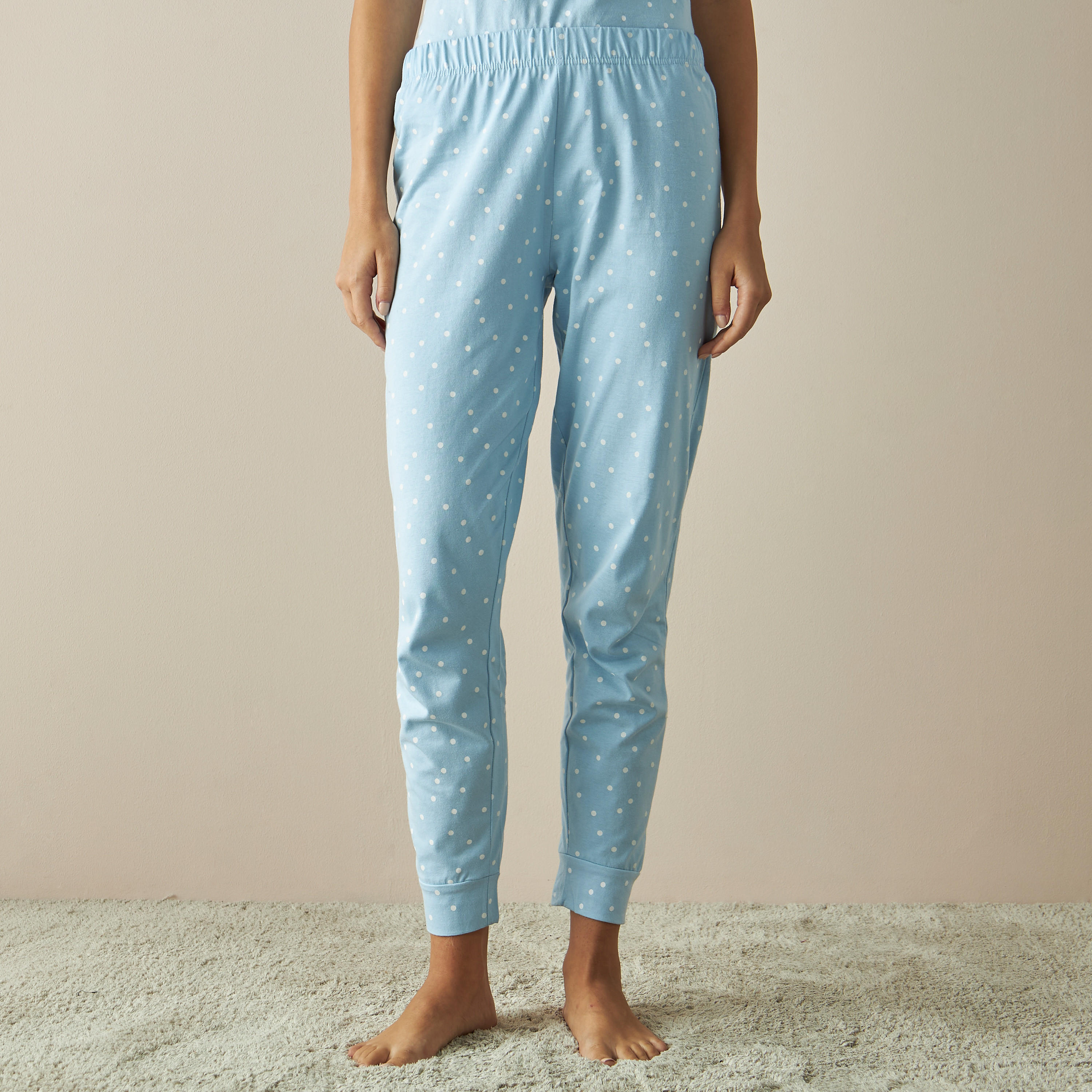 طقم بنطلون بيجاما وتيشيرت بطبعات منقّطة-women-clothing-nightwear-pyjamas-longsets-image-4