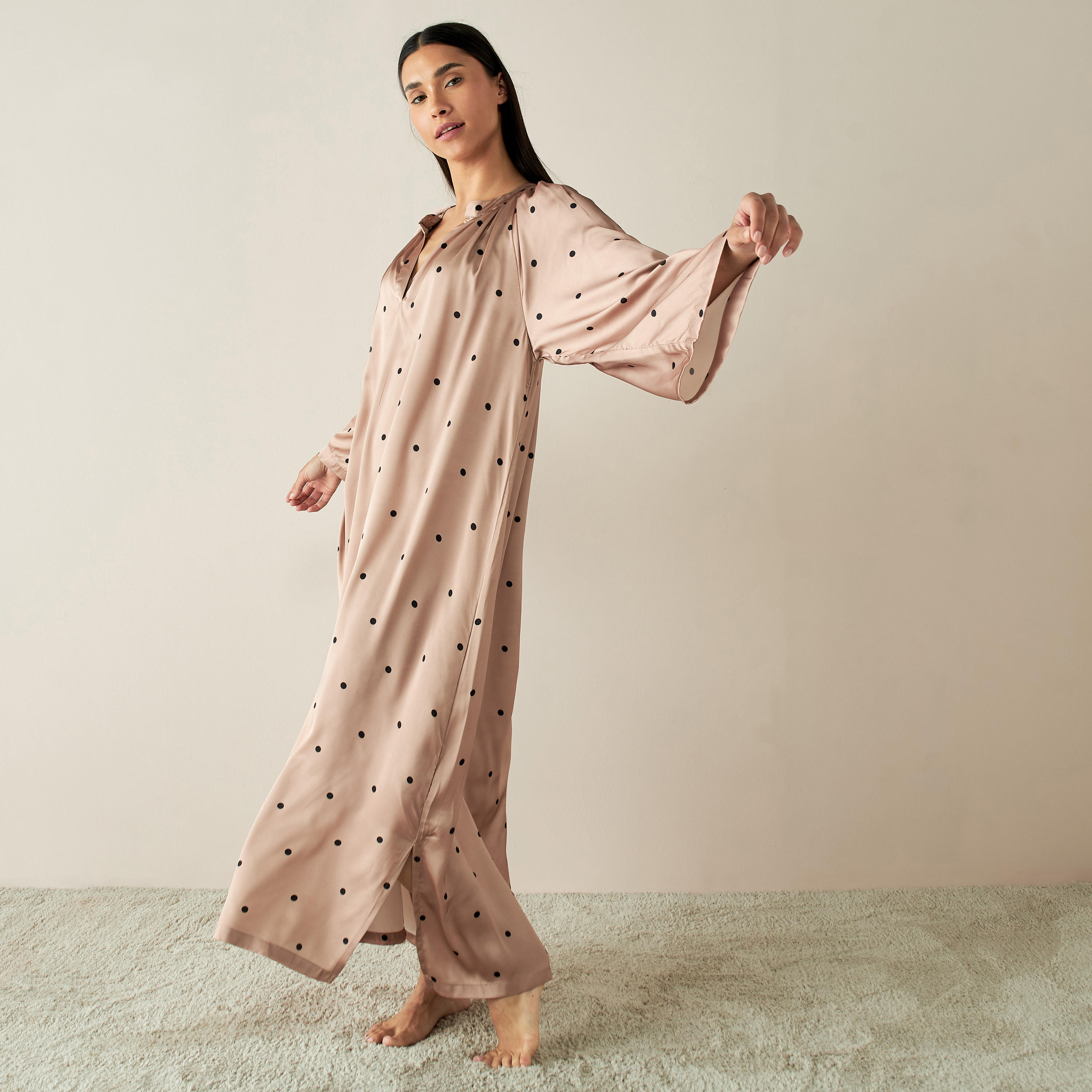 فستان سهرة ساتان قفطان بطبعات منقطة مع فتحات-women-clothing-nightwear-nighties-image-2
