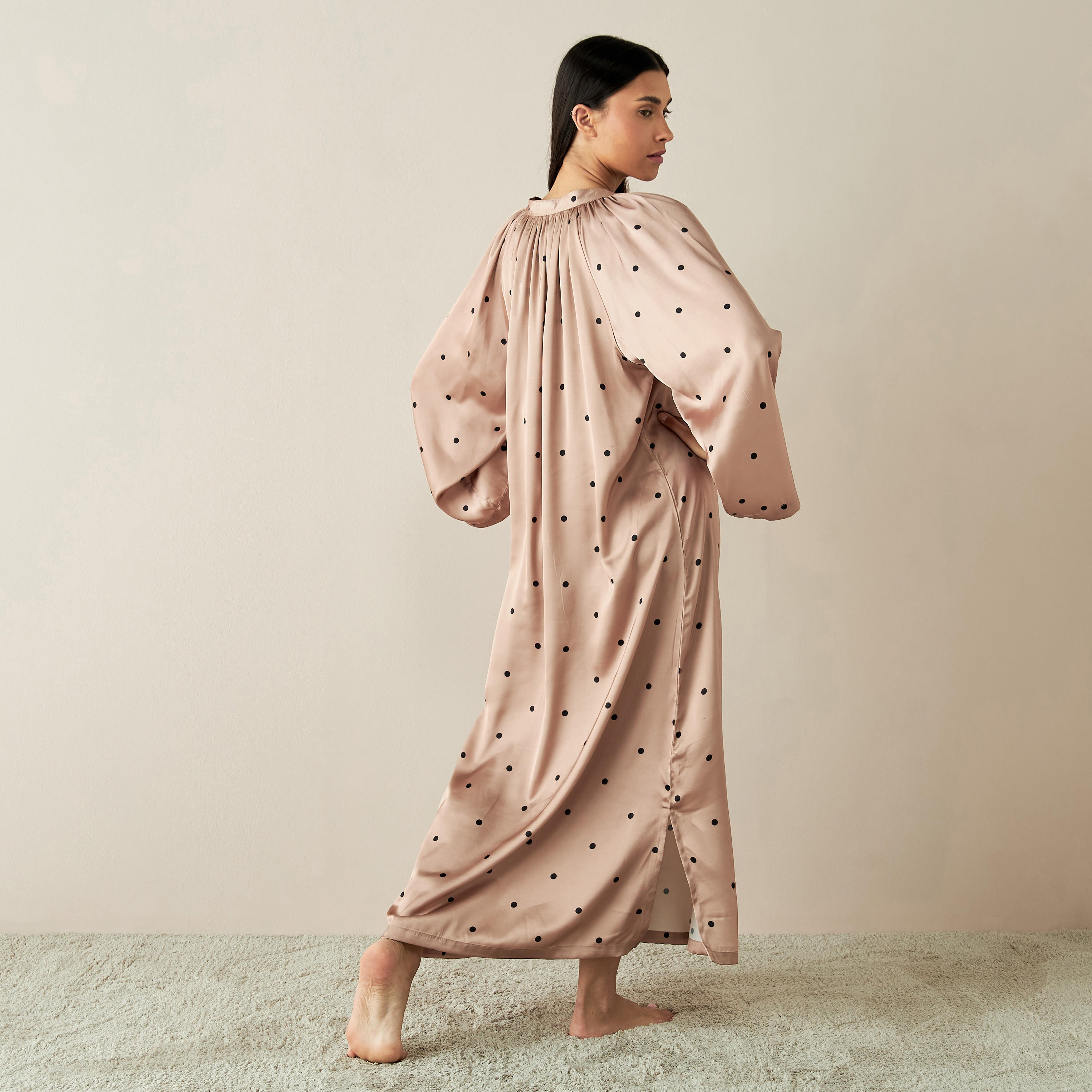 فستان سهرة ساتان قفطان بطبعات منقطة مع فتحات-women-clothing-nightwear-nighties-image-3