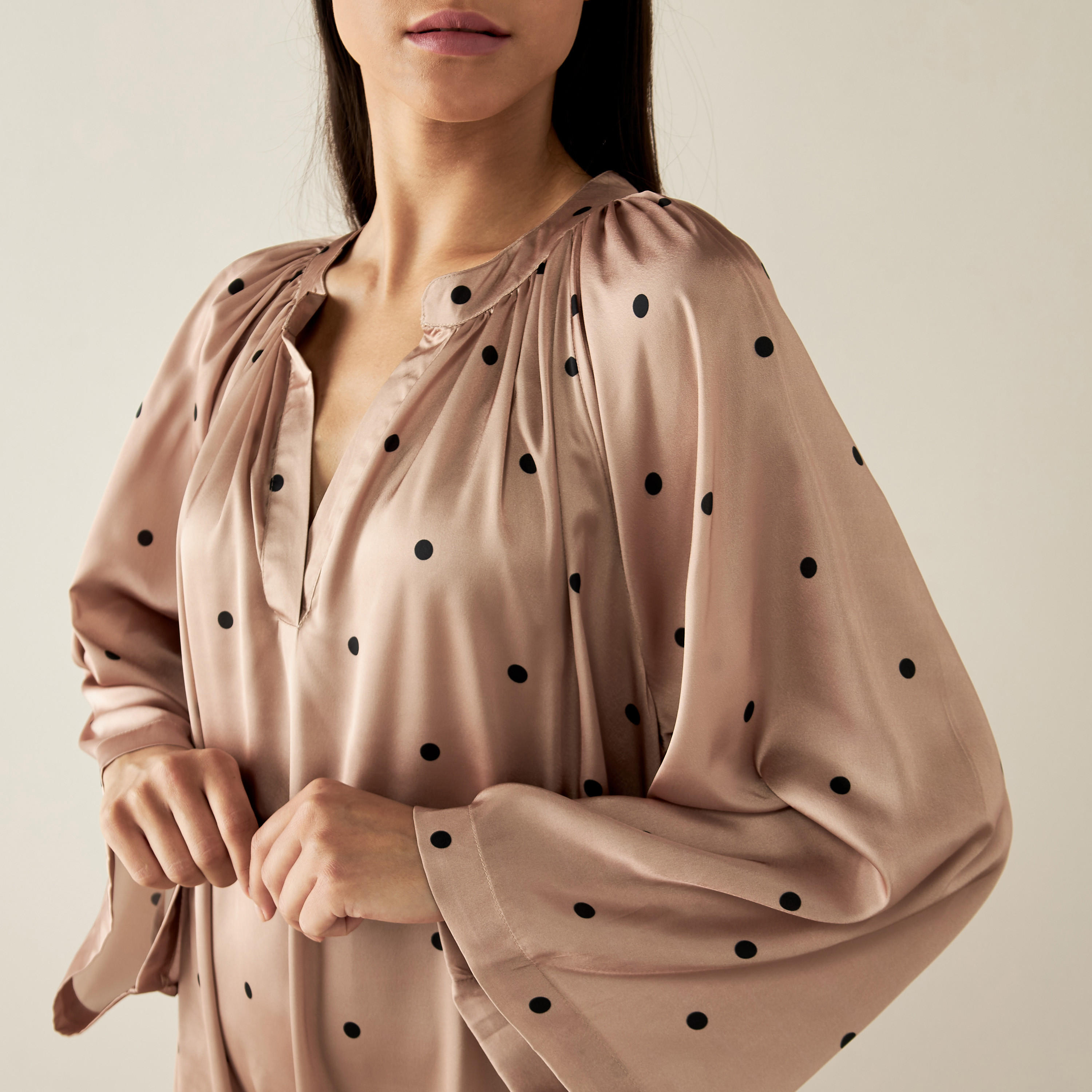 فستان سهرة ساتان قفطان بطبعات منقطة مع فتحات-women-clothing-nightwear-nighties-image-4