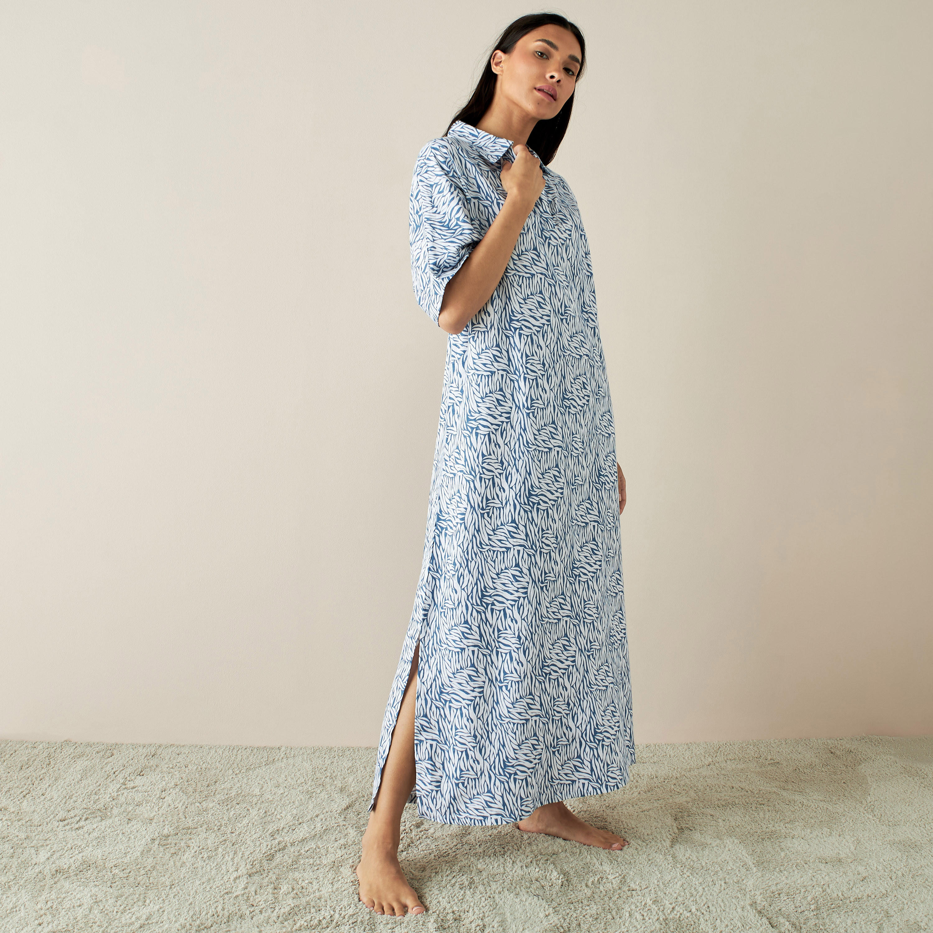 ثوب ليلي بياقة دوبي وفتحة وطبعات-women-clothing-nightwear-nighties-image-1
