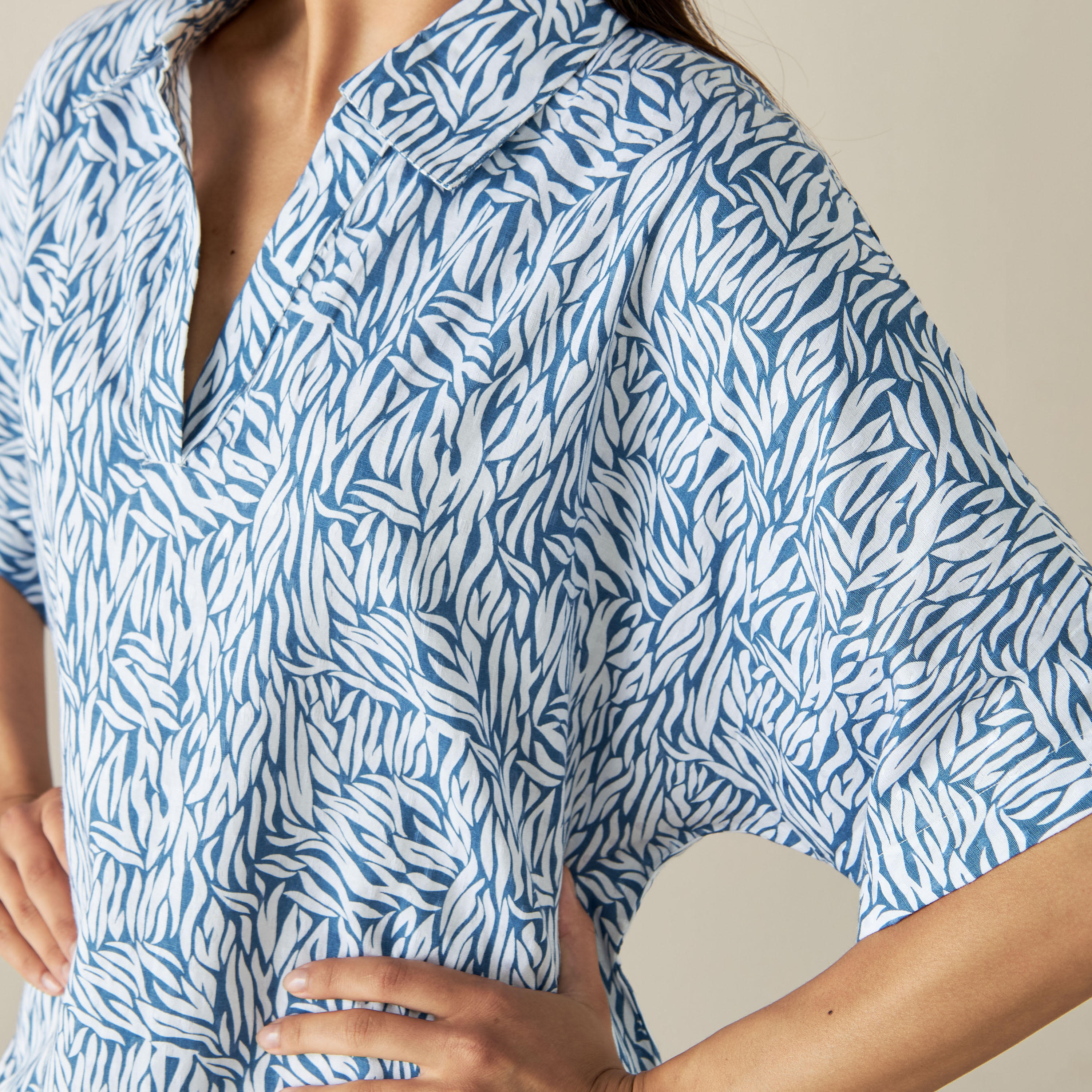 ثوب ليلي بياقة دوبي وفتحة وطبعات-women-clothing-nightwear-nighties-image-4