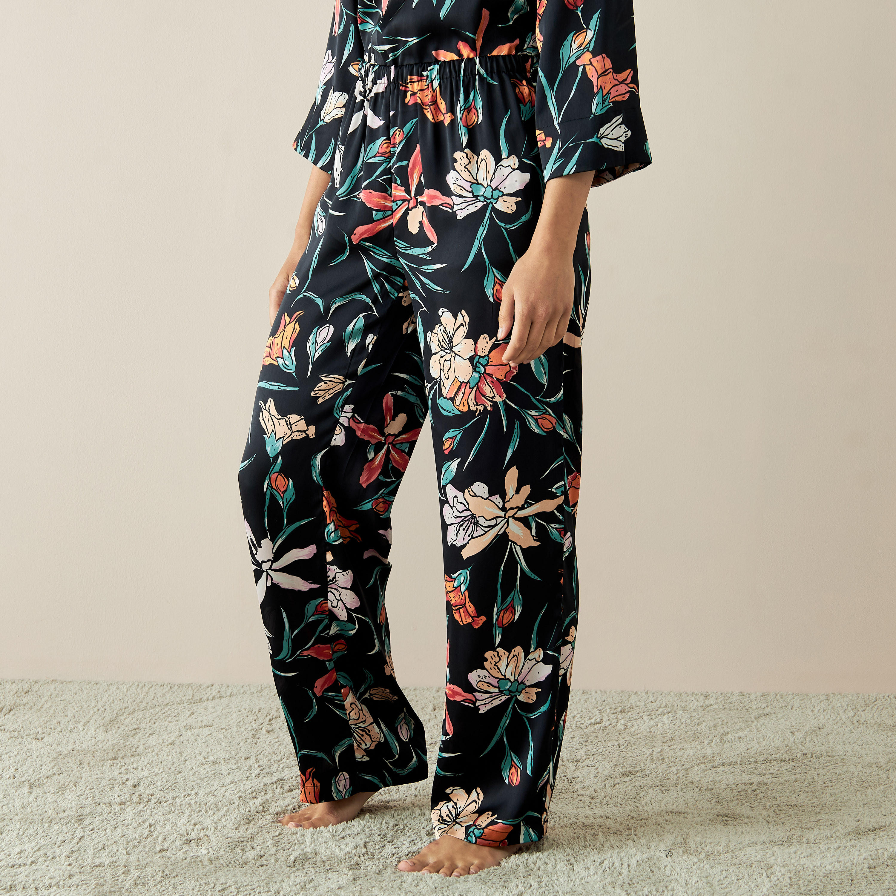 طقم بنطلون بيجاما وبلوزة بياقة وطبعات أزهار-women-clothing-nightwear-pyjamas-longsets-image-4